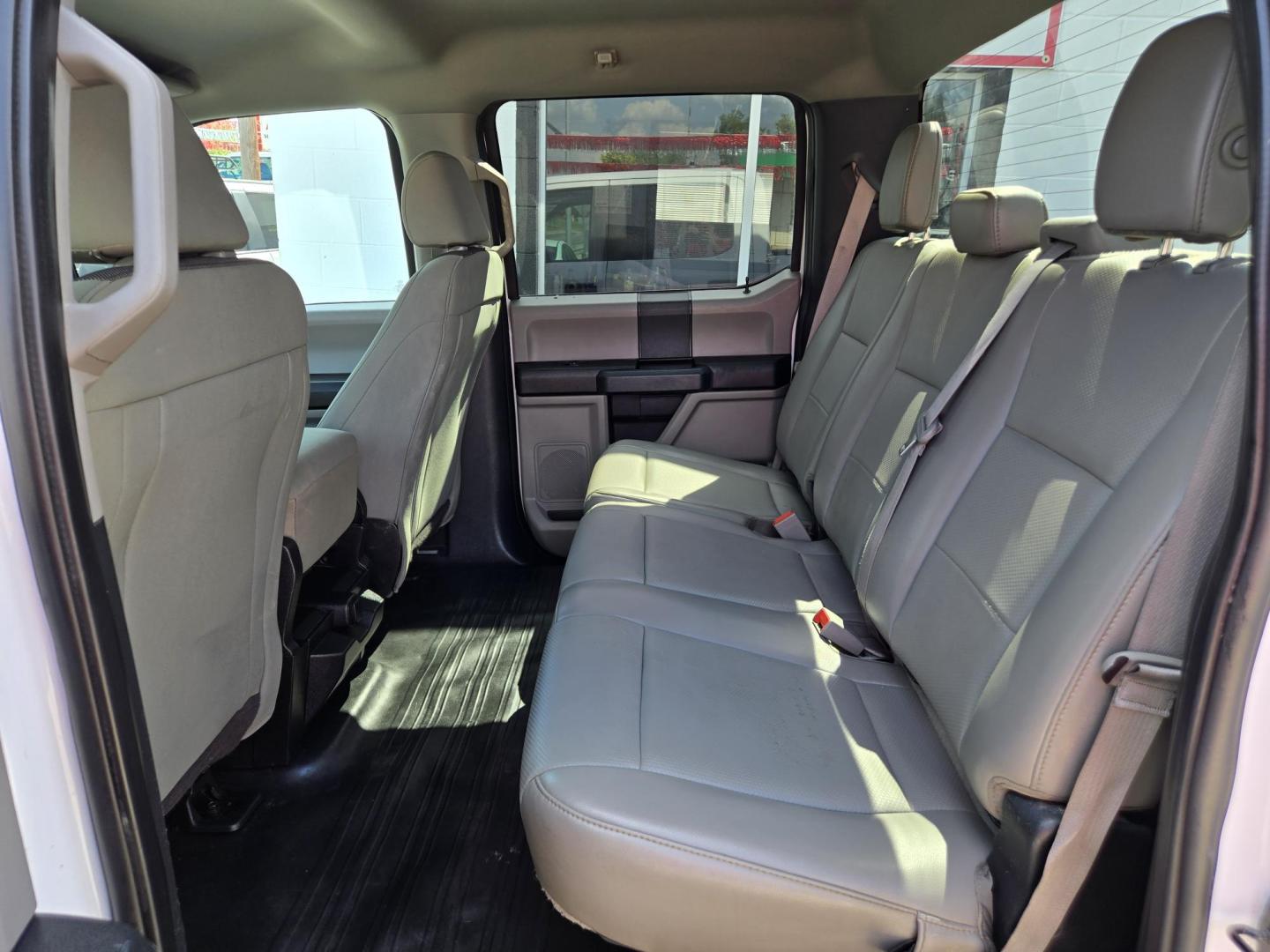 2019 WHITE Ford F-150 Lariat SuperCrew 5.5-ft. Bed 4WD (1FTEW1E56KK) with an 5.0L V8 OHV 32V engine, 6A transmission, located at 503 West Court, Seguin, TX, 78155, (830) 379-3373, 29.568621, -97.969803 - 2019 Ford F-150 XL SuperCrew 5.5-ft. Bed 4WD with a 5.0L V8 OHV 32V, Automatic, Tilt, Cruise, AM/FM Stereo, Power Windows, Locks and Side Mirrors, Bluetooth, Tinted Windows, Backup Camera, Bumper Sensors, Trailer Towing, Front Bench Seat, Alloy Wheels and more!! - Photo#6