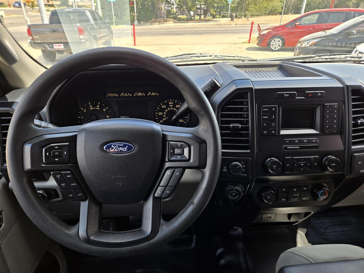 2019 WHITE Ford F-150 Lariat SuperCrew 5.5-ft. Bed 4WD (1FTEW1E56KK) with an 5.0L V8 OHV 32V engine, 6A transmission, located at 503 West Court, Seguin, TX, 78155, (830) 379-3373, 29.568621, -97.969803 - 2019 Ford F-150 XL SuperCrew 5.5-ft. Bed 4WD with a 5.0L V8 OHV 32V, Automatic, Tilt, Cruise, AM/FM Stereo, Power Windows, Locks and Side Mirrors, Bluetooth, Tinted Windows, Backup Camera, Bumper Sensors, Trailer Towing, Front Bench Seat, Alloy Wheels and more!! - Photo#5
