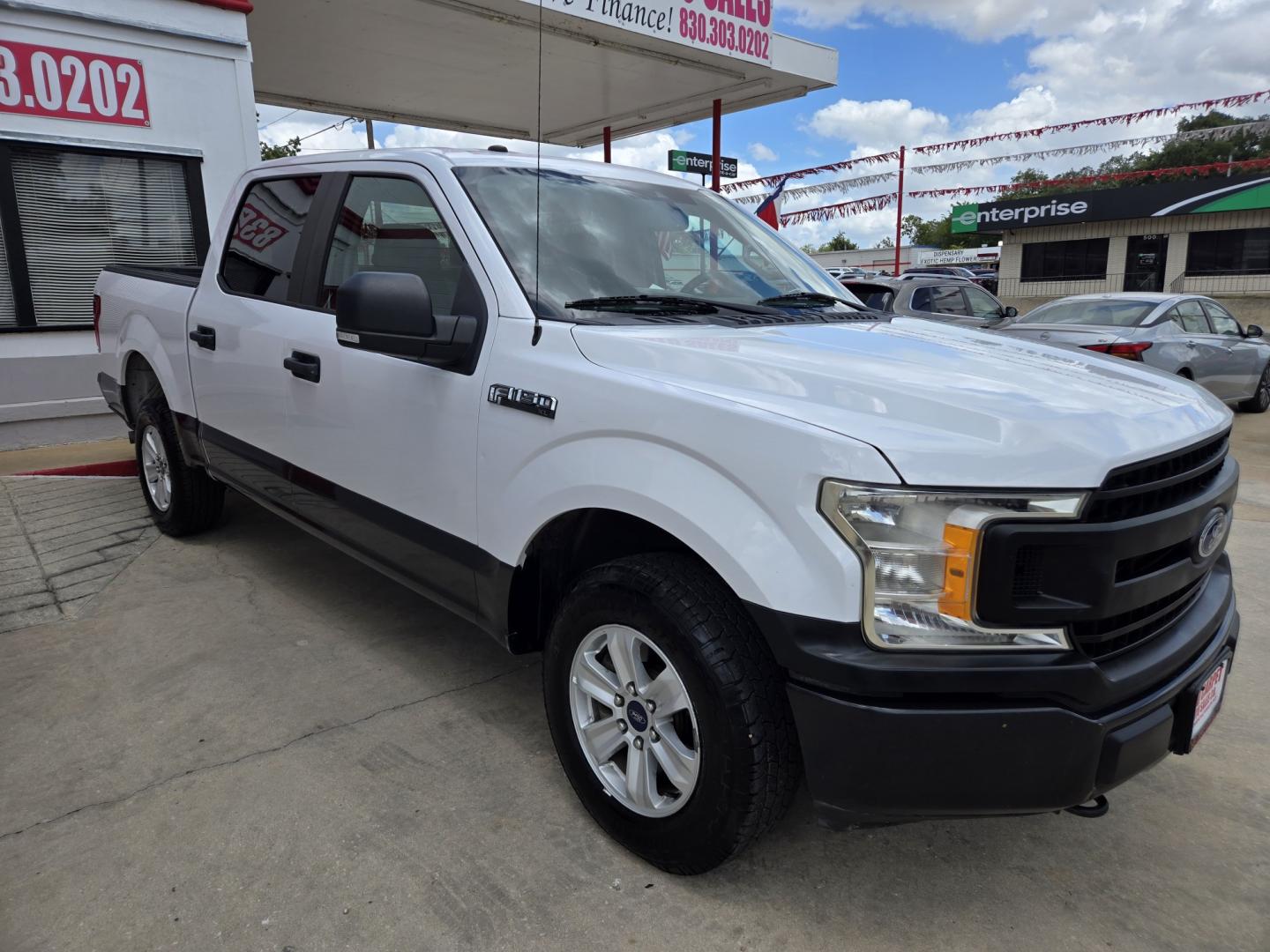 2019 WHITE Ford F-150 Lariat SuperCrew 5.5-ft. Bed 4WD (1FTEW1E56KK) with an 5.0L V8 OHV 32V engine, 6A transmission, located at 503 West Court, Seguin, TX, 78155, (830) 379-3373, 29.568621, -97.969803 - 2019 Ford F-150 XL SuperCrew 5.5-ft. Bed 4WD with a 5.0L V8 OHV 32V, Automatic, Tilt, Cruise, AM/FM Stereo, Power Windows, Locks and Side Mirrors, Bluetooth, Tinted Windows, Backup Camera, Bumper Sensors, Trailer Towing, Front Bench Seat, Alloy Wheels and more!!- Photo#1