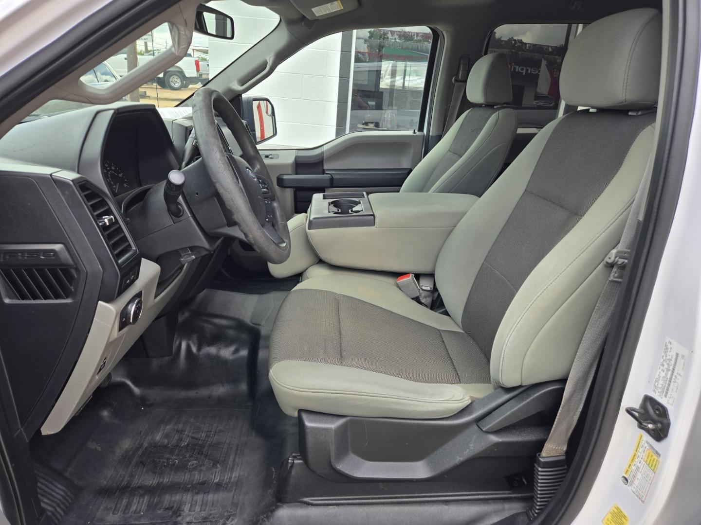 2019 WHITE Ford F-150 Lariat SuperCrew 5.5-ft. Bed 4WD (1FTEW1E56KK) with an 5.0L V8 OHV 32V engine, 6A transmission, located at 503 West Court, Seguin, TX, 78155, (830) 379-3373, 29.568621, -97.969803 - 2019 Ford F-150 XL SuperCrew 5.5-ft. Bed 4WD with a 5.0L V8 OHV 32V, Automatic, Tilt, Cruise, AM/FM Stereo, Power Windows, Locks and Side Mirrors, Bluetooth, Tinted Windows, Backup Camera, Bumper Sensors, Trailer Towing, Front Bench Seat, Alloy Wheels and more!!- Photo#4