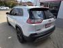 2019 WHITE Jeep Cherokee Limited FWD (1C4PJLDB3KD) with an 2.4L L4 DOHC 16V engine, 9A transmission, located at 503 West Court, Seguin, TX, 78155, (830) 379-3373, 29.568621, -97.969803 - 2019 Jeep Cherokee Limited FWD with a 2.4L L4 DOHC 16V, Automatic, Tilt, Cruise, AM/FM/AUX Touchscreen Stereo, Power Windows, Locks, Seat and Side Mirrors, Leather Seating, Bluetooth, Dual Climate Control, Rear A/C, Tinted Windows, Power Rear Liftgate, Backup Camera, Bumper Sensors, Rear Wiper, Rear - Photo#3