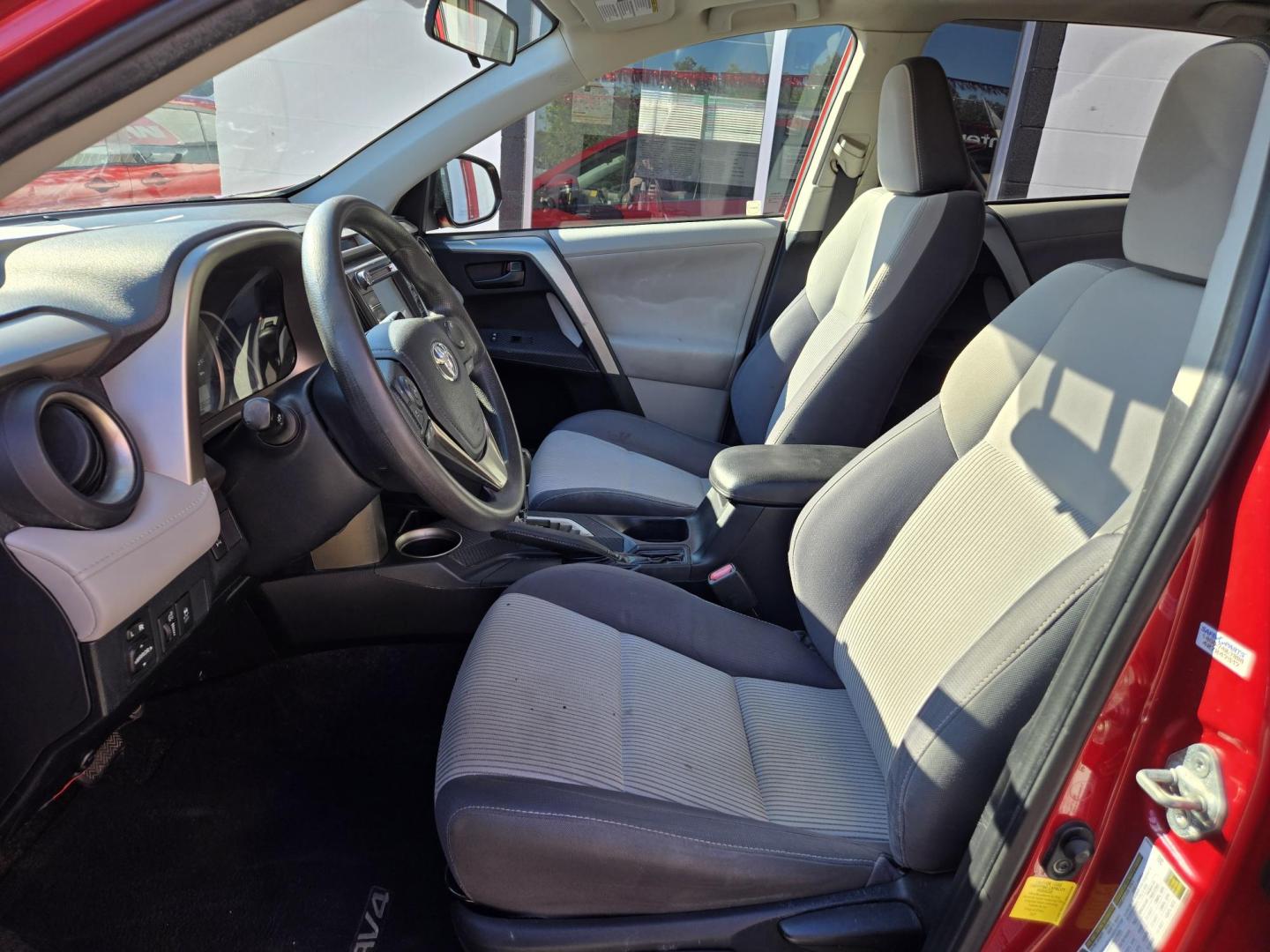 2013 Red Toyota RAV4 XLE AWD (2T3RFREV9DW) with an 2.5L L4 DOHC 16V engine, 6-Speed Automatic transmission, located at 503 West Court, Seguin, TX, 78155, (830) 379-3373, 29.568621, -97.969803 - 2013 Toyota RAV4 XLE AWD with a 2.5L L4 DOHC 16V, Automatic, Tilt, Cruise, AM/FM/CD/AUX Touchscreen Stereo, Power Windows, Locks and Side Mirrors, Bluetooth, Tinted Windows, Alloy Wheels, Power Sunroof, Backup Camera, Rear Wiper, Rear Defroster and more!! - Photo#4