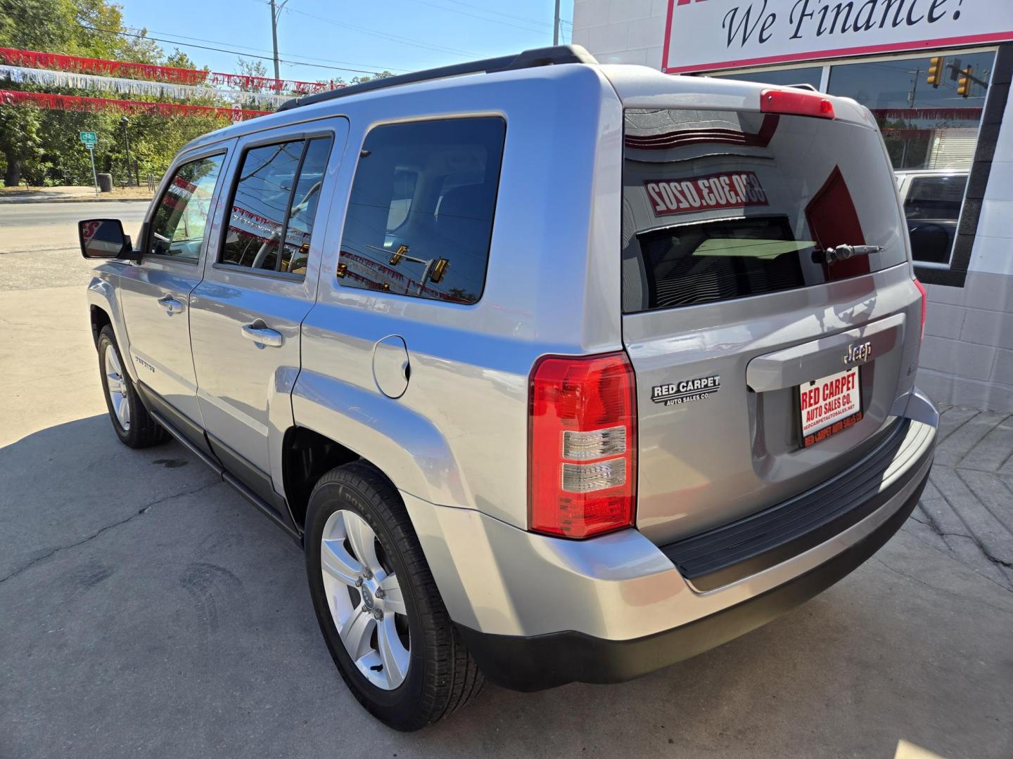 2015 SILVER Jeep Patriot Latitude 2WD (1C4NJPFB8FD) with an 2.4L L4 DOHC 16V engine, Manual Transmission transmission, located at 503 West Court, Seguin, TX, 78155, (830) 379-3373, 29.568621, -97.969803 - 2015 Jeep Patriot Latitude 2WD with a 2.4L L4 DOHC 16V, Manual Transmission, Tilt, Cruise, AM/FM/CD/AUX Touchscreen Stereo, Power Windows, Locks and Side Mirrors, Bluetooth, Heated Seats, Tinted Windows, Alloy Wheels, Rear Wiper, Rear Defroster and more!! - Photo#3