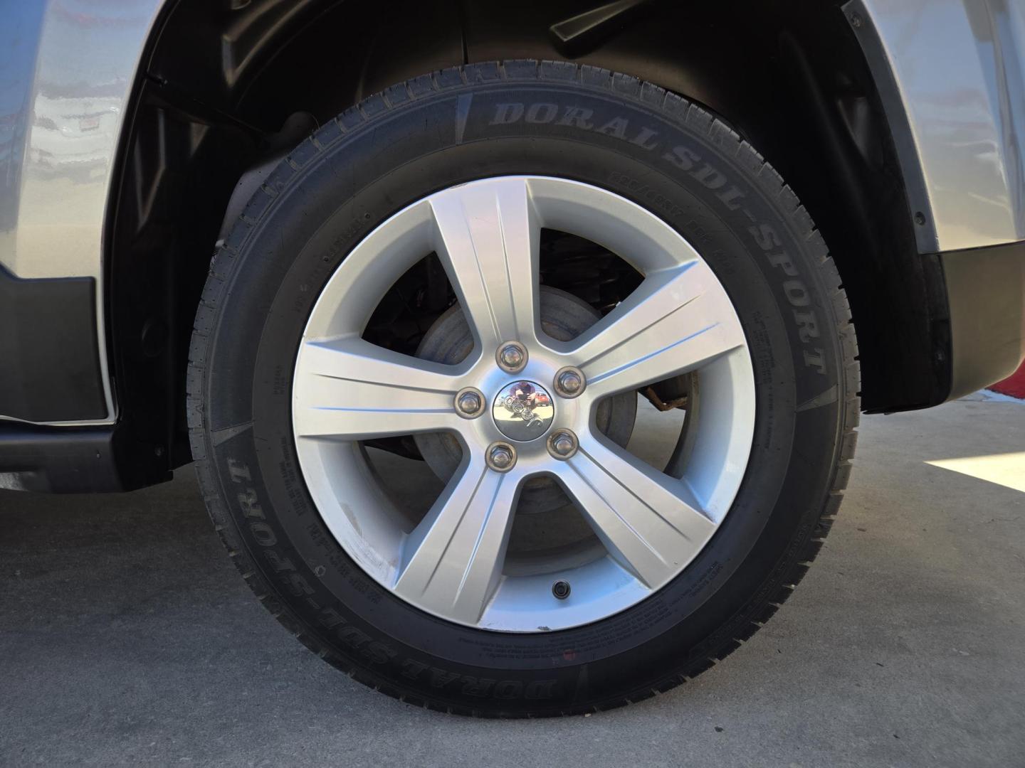 2015 SILVER Jeep Patriot Latitude 2WD (1C4NJPFB8FD) with an 2.4L L4 DOHC 16V engine, Manual Transmission transmission, located at 503 West Court, Seguin, TX, 78155, (830) 379-3373, 29.568621, -97.969803 - 2015 Jeep Patriot Latitude 2WD with a 2.4L L4 DOHC 16V, Manual Transmission, Tilt, Cruise, AM/FM/CD/AUX Touchscreen Stereo, Power Windows, Locks and Side Mirrors, Bluetooth, Heated Seats, Tinted Windows, Alloy Wheels, Rear Wiper, Rear Defroster and more!! - Photo#8