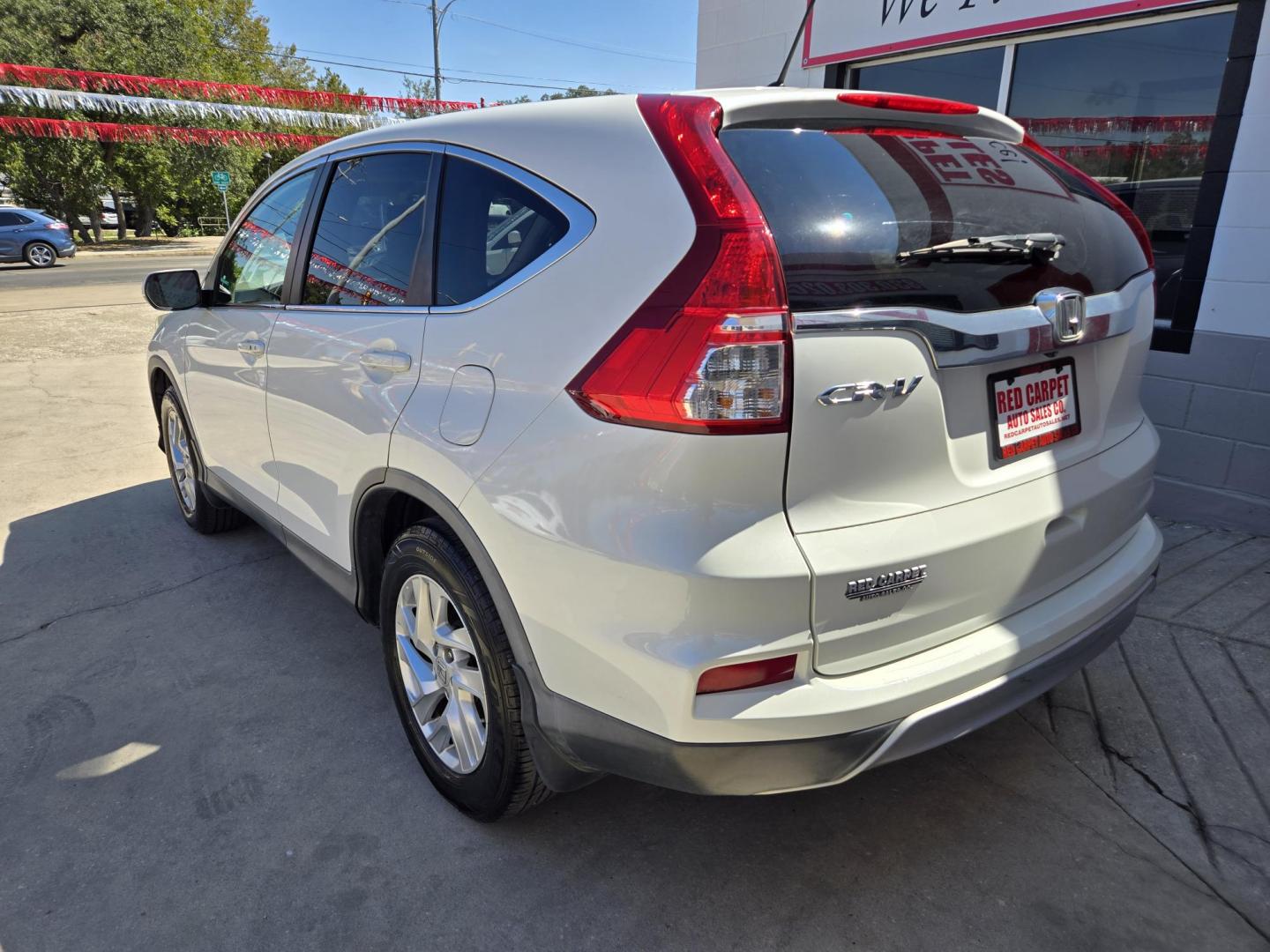 2016 WHITE Honda CR-V EX 2WD (5J6RM3H51GL) with an 2.4L L4 DOHC 16V engine, Automatic transmission, located at 503 West Court, Seguin, TX, 78155, (830) 379-3373, 29.568621, -97.969803 - 2016 Honda CR-V EX 2WD with a 2.4L L4 DOHC 16V, Automatic, Tilt, Cruise, AM/FM Touchscreen Stereo, Power Windows, Locks, Seat and Side Mirrors, Bluetooth, Heated Seats, Tinted Windows, Alloy Wheels, Backup Camera, Rear Wiper, Rear Defroster and more!! - Photo#3