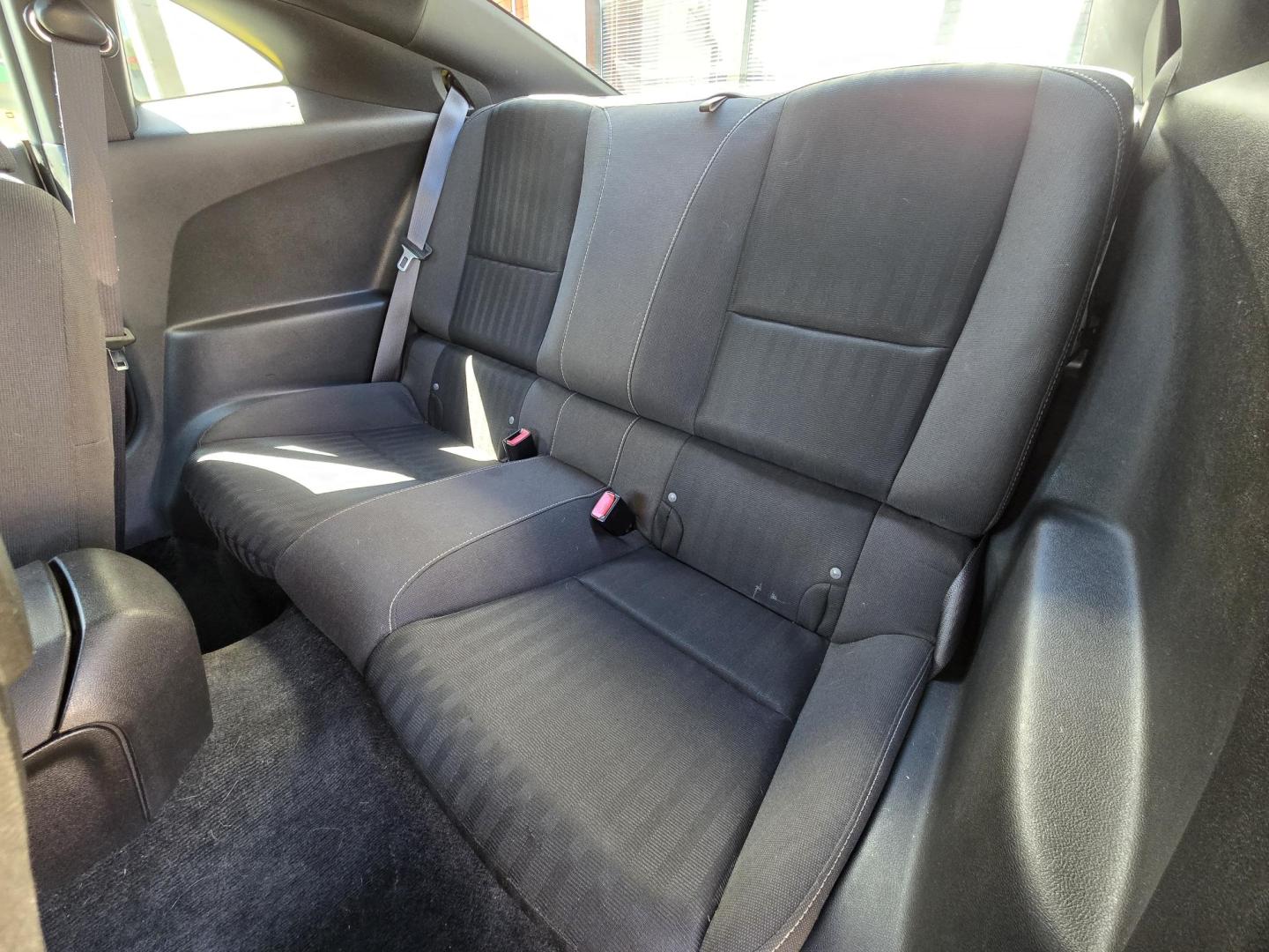 2014 YELLOW Chevrolet Camaro 2LS Coupe (2G1FA1E34E9) with an 3.6L V6 DOHC 24V FFV engine, 6-Speed Automatic transmission, located at 503 West Court, Seguin, TX, 78155, (830) 379-3373, 29.568621, -97.969803 - 2014 Chevrolet Camaro 2LS Coupe with a 3.6L V6 DOHC 24V FFV, Automatic, Tilt, Cruise, AM/FM/CD/AUX Stereo, Power Windows, Locks and Side Mirrors, Automatic Headlights, Alloy Wheels, Onstar Capability, Rear Defroster and more!! - Photo#6