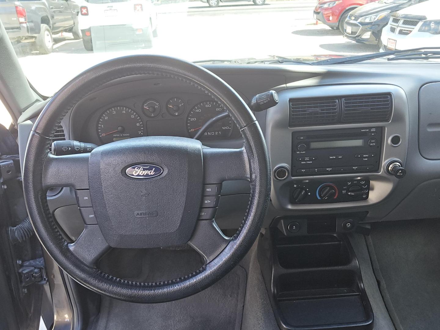 2011 GRAY Ford Ranger Sport SuperCab 4-Door 2WD (1FTKR4EE0BP) with an 4.0L V6 SOHC 12V engine, Automatic transmission, located at 503 West Court, Seguin, TX, 78155, (830) 379-3373, 29.568621, -97.969803 - Photo#5