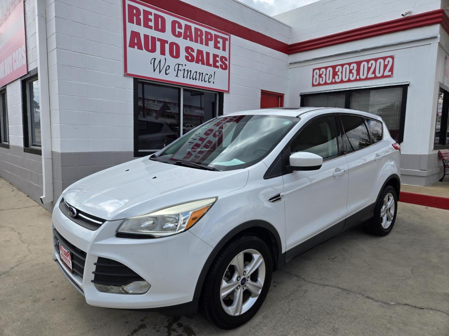 2014 WHITE Ford Escape SE FWD (1FMCU0G99EU) with an 2.0L L4 DOHC 16V engine, 6-Speed Automatic transmission, located at 503 West Court, Seguin, TX, 78155, (830) 379-3373, 29.568621, -97.969803 - 2014 Ford Escape SE FWD with a 2.0L L4 DOHC 16V, Automatic, Tilt, Cruise, AM/FM/CD Stereo, Power Windows, Locks, Seats and Side Mirrors, Bluetooth, Automatic Headlights, Power Sunroof, Alloy Wheels, Backup Camera, Rear Wiper, Rear Defroster and more!! - Photo#0