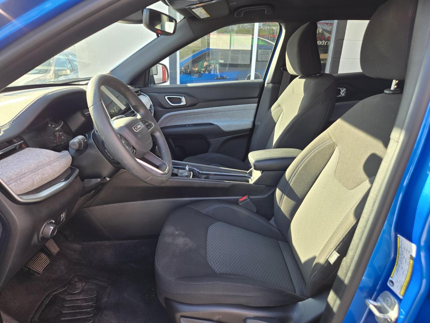2024 Blue Jeep Compass Sport (3C4NJDANXRT) with an 2.0L L4 DOHC 16V TURBO engine, 9A transmission, located at 503 West Court, Seguin, TX, 78155, (830) 379-3373, 29.568621, -97.969803 - 2024 Jeep Compass Sport with a 2.0L L4 DOHC 16V TURBO, Automatic, Tilt, Cruise, AM/FM Touchscreen Stereo, Power Windows, Locks and Side Mirrors, Bluetooth, Tinted Windows, Automatic Headlights, Alloy Wheels, Backup Camera, Rear Wiper, Rear Defroster and more!! - Photo#4
