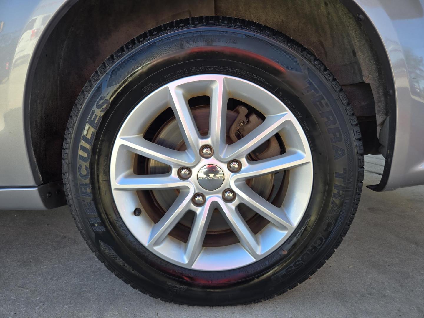 2014 GRAY Dodge Grand Caravan SXT (2C4RDGCG8ER) with an 3.6L V6 DOHC 24V engine, 6-Speed Automatic transmission, located at 503 West Court, Seguin, TX, 78155, (830) 379-3373, 29.568621, -97.969803 - 2014 Dodge Grand Caravan SXT with a 3.6L V6 DOHC 24V, Automatic, Tilt, Cruise, AM/FM/CD/AUX Stereo, Power Windows, Locks, Seat and Side Mirrors, Stow n Go Seating System, Dual Climate Control, Rear A/C, Power Sliding Side Doors, Power Rear Hatch, Tinted Windows, Alloy Wheels, Rear Wiper, Rear Defros - Photo#12