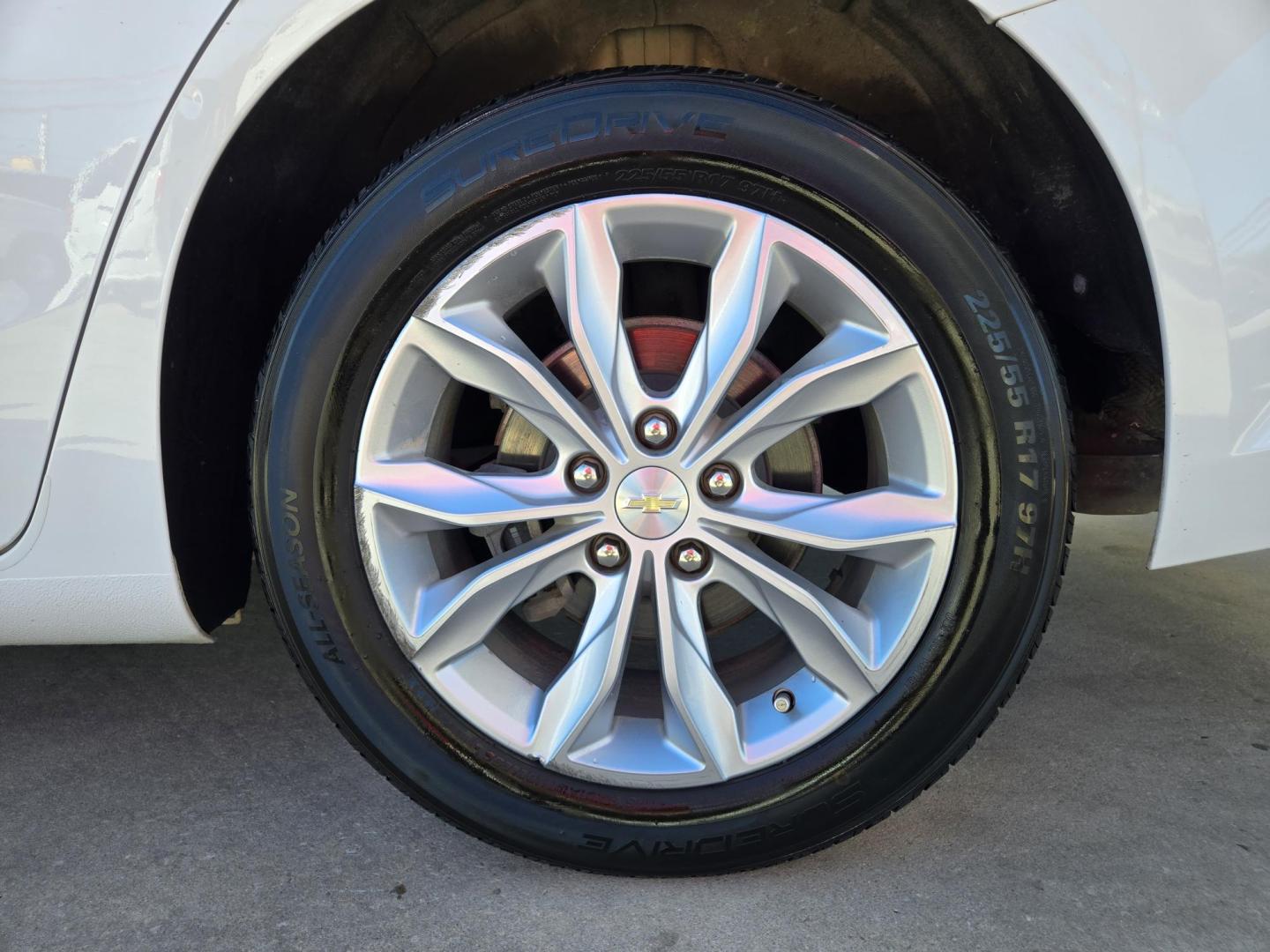 2019 WHITE Chevrolet Malibu LT (1G1ZD5ST1KF) with an 1.5L L4 DOHC 16V engine, Automatic transmission, located at 503 West Court, Seguin, TX, 78155, (830) 379-3373, 29.568621, -97.969803 - 2019 Chevrolet Malibu LT with a 1.5L L4 DOHC 16V, Automatic, Tilt, Cruise, AM/FM Touchscreen Stereo, Power Windows, Locks, Seat and Side Mirrors, Bluetooth, Dual Climate Control, Onstar Capability, Tinted Windows, Alloy Wheels, Automatic Headlights, Heated Seats, Backup Camera, Rear Defroster and mo - Photo#8