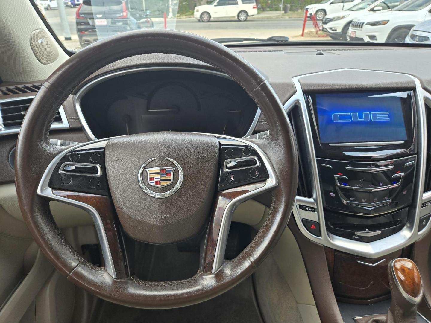 2015 GOLD Cadillac SRX Luxury Collection FWD (3GYFNBE37FS) with an 3.6L V6 DOHC 24V FFV engine, 6-Speed Automatic transmission, located at 503 West Court, Seguin, TX, 78155, (830) 379-3373, 29.568621, -97.969803 - Photo#5