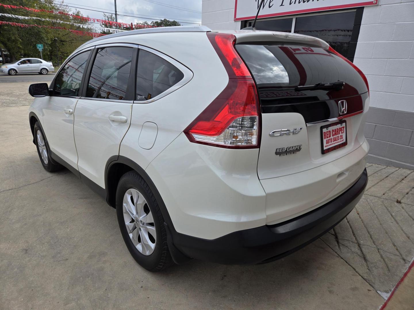 2012 WHITE Honda CR-V EX-L 2WD 5-Speed AT (5J6RM3H76CL) with an 2.4L L4 DOHC 16V engine, 5-Speed Automatic transmission, located at 503 West Court, Seguin, TX, 78155, (830) 379-3373, 29.568621, -97.969803 - 2012 Honda CR-V EX-L 2WD with a 2.4L L4 DOHC 16V, Automatic, Tilt, Cruise, AM/FM/CD Touchscreen Stereo, Power Windows, Locks, Seat and Side Mirrors, Bluetooth, Navigation, Leather Seating, Alloy Wheels, Backup Camera, Rear Wiper, Rear Defroster and more!! - Photo#3