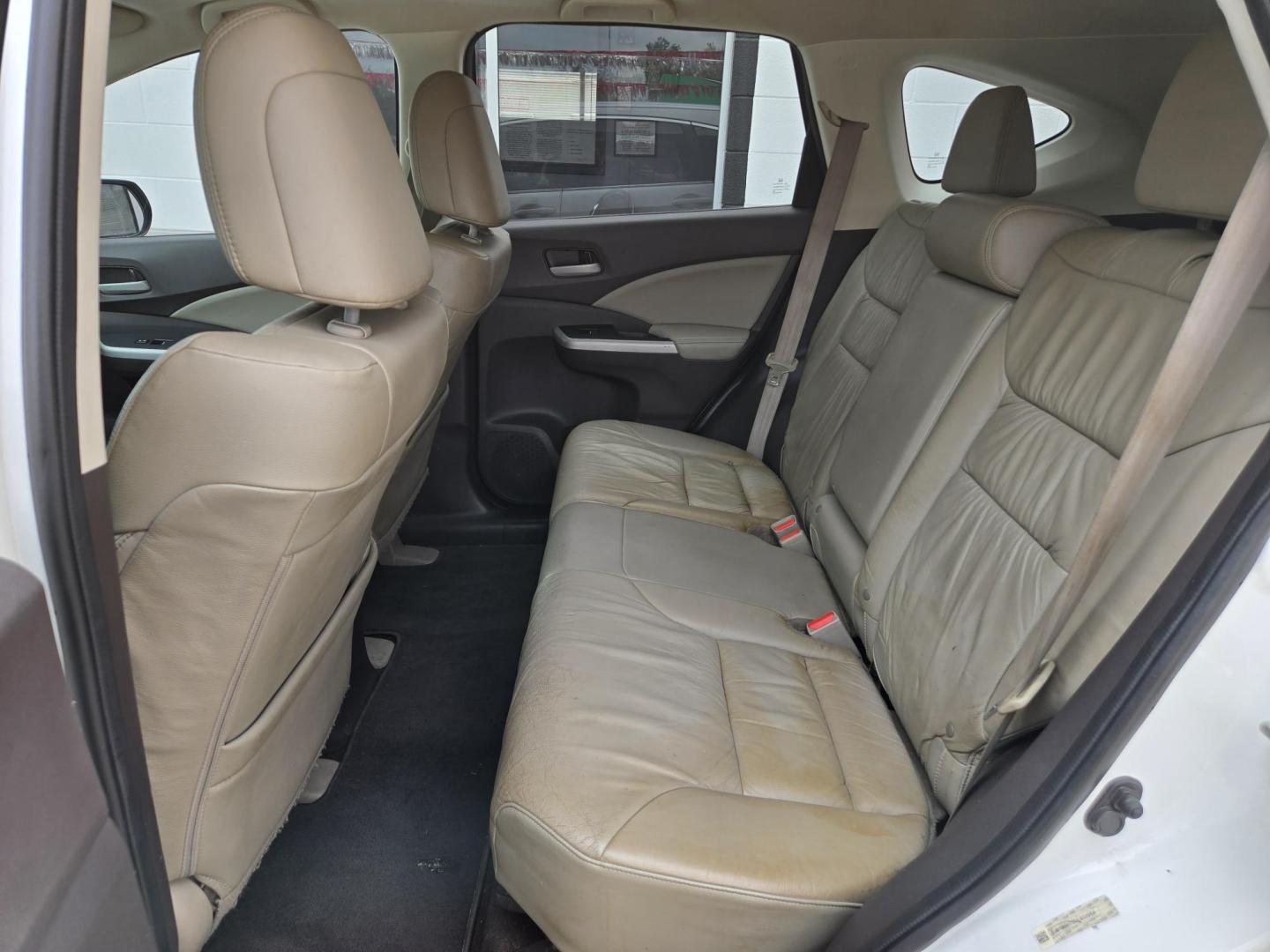 2012 WHITE Honda CR-V EX-L 2WD 5-Speed AT (5J6RM3H76CL) with an 2.4L L4 DOHC 16V engine, 5-Speed Automatic transmission, located at 503 West Court, Seguin, TX, 78155, (830) 379-3373, 29.568621, -97.969803 - 2012 Honda CR-V EX-L 2WD with a 2.4L L4 DOHC 16V, Automatic, Tilt, Cruise, AM/FM/CD Touchscreen Stereo, Power Windows, Locks, Seat and Side Mirrors, Bluetooth, Navigation, Leather Seating, Alloy Wheels, Backup Camera, Rear Wiper, Rear Defroster and more!! - Photo#6