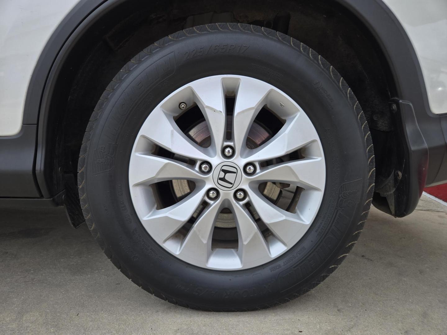 2012 WHITE Honda CR-V EX-L 2WD 5-Speed AT (5J6RM3H76CL) with an 2.4L L4 DOHC 16V engine, 5-Speed Automatic transmission, located at 503 West Court, Seguin, TX, 78155, (830) 379-3373, 29.568621, -97.969803 - 2012 Honda CR-V EX-L 2WD with a 2.4L L4 DOHC 16V, Automatic, Tilt, Cruise, AM/FM/CD Touchscreen Stereo, Power Windows, Locks, Seat and Side Mirrors, Bluetooth, Navigation, Leather Seating, Alloy Wheels, Backup Camera, Rear Wiper, Rear Defroster and more!! - Photo#8