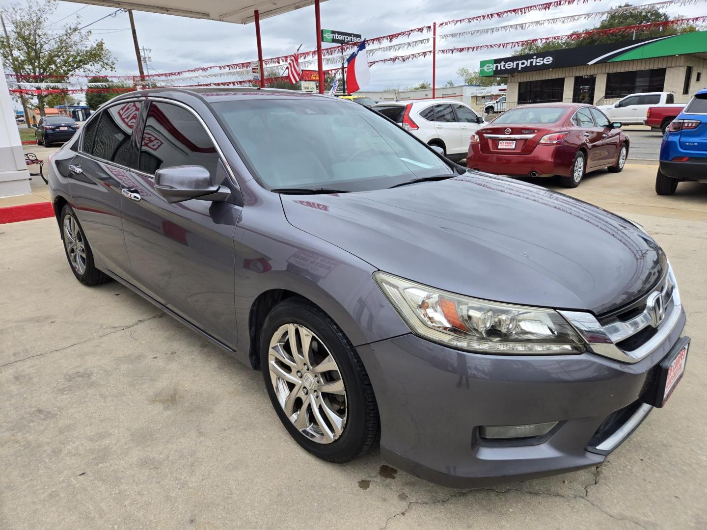 2015 GRAY Honda Accord Touring V6 Sedan (1HGCR3F98FA) with an 3.5L V6 SOHC 24V engine, 6-Speed Automatic transmission, located at 503 West Court, Seguin, TX, 78155, (830) 379-3373, 29.568621, -97.969803 - 2015 Honda Accord Touring with a 3.5L V6 SOHC 24V, Automatic, Tilt, Cruise, AM/FM/CD/AUX Touchscreen Stereo, Power Windows, Locks, Seat and Side Mirrors, Bluetooth, Navigation System, Leather Seating, Dual Climate Control, Power Sunroof, Tinted Windows, Alloy Wheels, Backup Camera, Rear Defroster an - Photo#1