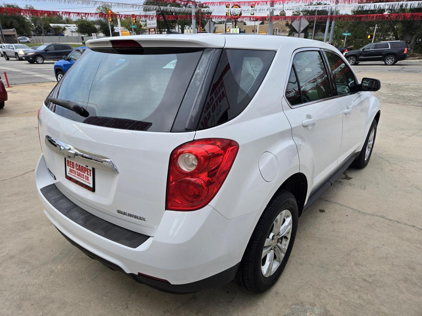 2011 WHITE Chevrolet Equinox LS 2WD (2CNALBEC5B6) with an 2.4L L4 DOHC 16V engine, 6-Speed Automatic transmission, located at 503 West Court, Seguin, TX, 78155, (830) 379-3373, 29.568621, -97.969803 - *Cash Special* 2011 Chevrolet Equinox LS 2WD with a 2.4L L4 DOHC 16V, Automatic, Tilt, Cruise, AM/FM/CD Stereo, Power Windows Locks and Side Mirrors, Bluetooth, Automatic Headlights, Onstar Capability, Alloy Wheels, Rear Wiper, Rear Defroster and more!! - Photo#2