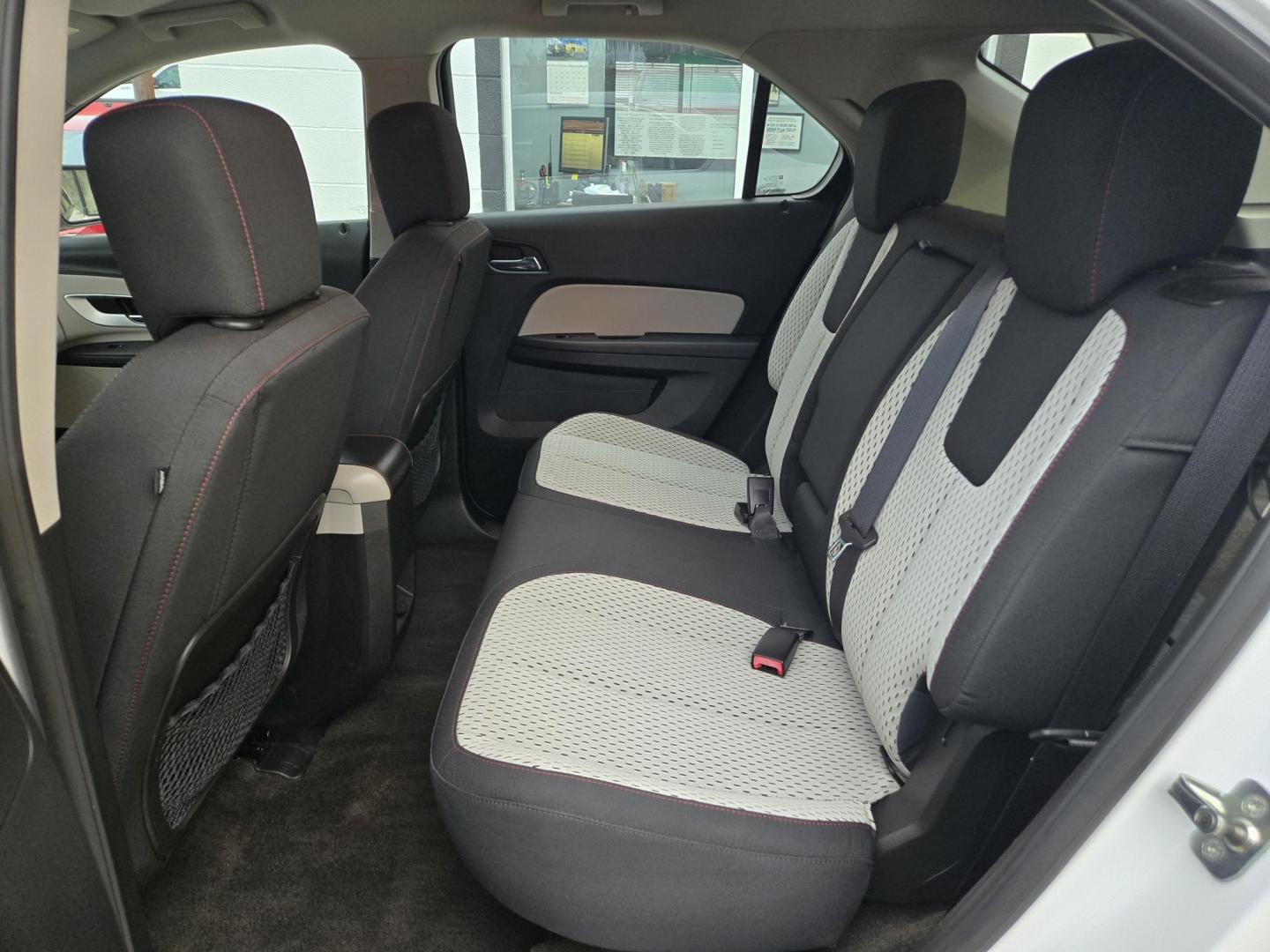 2011 WHITE Chevrolet Equinox LS 2WD (2CNALBEC5B6) with an 2.4L L4 DOHC 16V engine, 6-Speed Automatic transmission, located at 503 West Court, Seguin, TX, 78155, (830) 379-3373, 29.568621, -97.969803 - *Cash Special* 2011 Chevrolet Equinox LS 2WD with a 2.4L L4 DOHC 16V, Automatic, Tilt, Cruise, AM/FM/CD Stereo, Power Windows Locks and Side Mirrors, Bluetooth, Automatic Headlights, Onstar Capability, Alloy Wheels, Rear Wiper, Rear Defroster and more!! - Photo#6