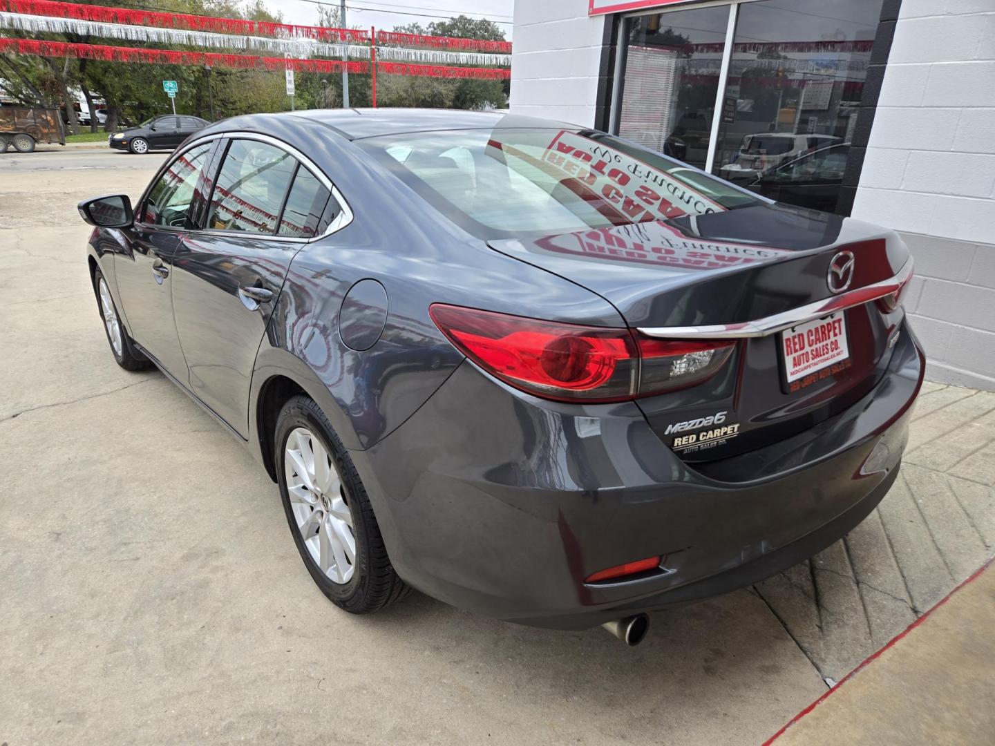 2014 GRAY Mazda Mazda6 i Sport AT (JM1GJ1U62E1) with an 2.5L L4 DOHC 16V engine, 6-Speed Automatic transmission, located at 503 West Court, Seguin, TX, 78155, (830) 379-3373, 29.568621, -97.969803 - Photo#3
