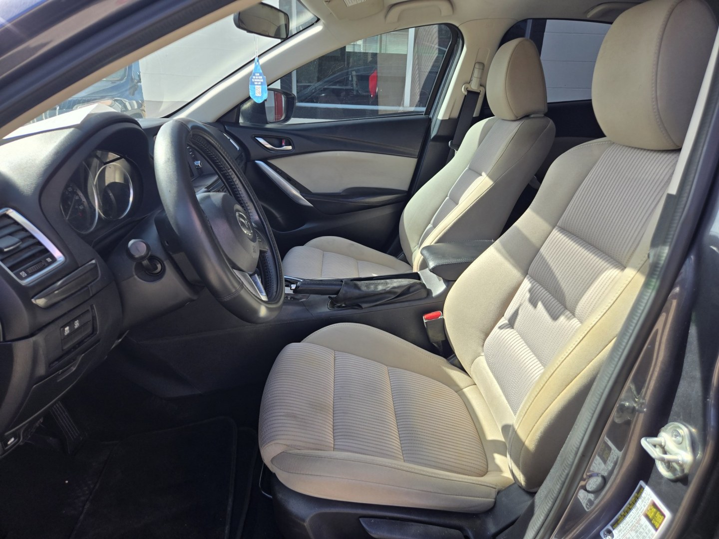 2014 GRAY Mazda Mazda6 i Sport AT (JM1GJ1U62E1) with an 2.5L L4 DOHC 16V engine, 6-Speed Automatic transmission, located at 503 West Court, Seguin, TX, 78155, (830) 379-3373, 29.568621, -97.969803 - 2014 Mazda Mazda6 i Sport AT with a 2.5L L4 DOHC 16V, Automatic, Tilt, Cruise, AM/FM/CD Touchscreen Stereo, Power Windows, Locks and Side Mirrors, Bluetooth, Backup Camera, Alloy Wheels, Rear Defroster and more!!- Photo#4
