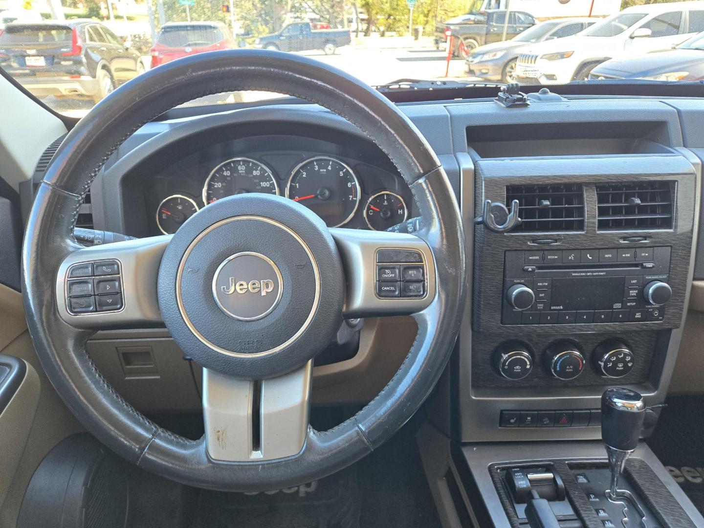 2012 GRAY Jeep Liberty Limited 4WD (1C4PJMCK5CW) with an 3.7L V6 SOHC 12V engine, 4-Speed Automatic transmission, located at 503 West Court, Seguin, TX, 78155, (830) 379-3373, 29.568621, -97.969803 - *Cash Special* 2012 Jeep Liberty Limited 4WD with a 3.7L V6 SOHC 12V, Automatic, Tilt, Cruise, AM/FM/CD/AUX Stereo, Power Windows, Locks, Seat and Side Mirrors, Bluetooth, Leather Seating, Heated Seats, Tinted Windows Alloy Wheels, Trailer Towing, Rear Wiper, Rear Defroster and more!! - Photo#5