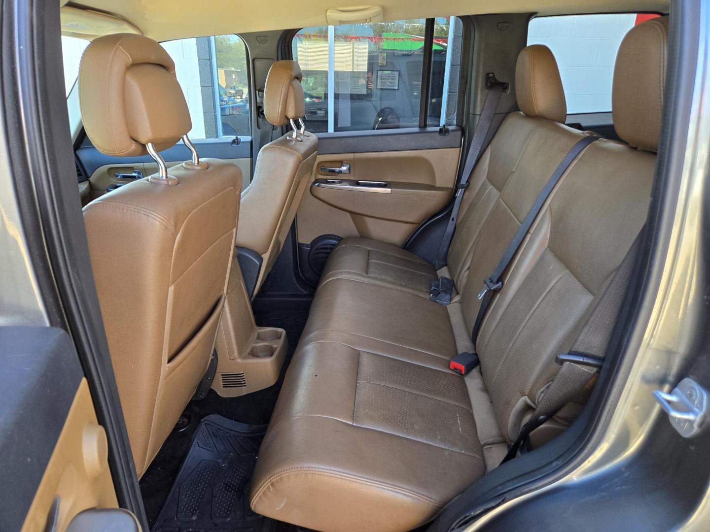 2012 GRAY Jeep Liberty Limited 4WD (1C4PJMCK5CW) with an 3.7L V6 SOHC 12V engine, 4-Speed Automatic transmission, located at 503 West Court, Seguin, TX, 78155, (830) 379-3373, 29.568621, -97.969803 - *Cash Special* 2012 Jeep Liberty Limited 4WD with a 3.7L V6 SOHC 12V, Automatic, Tilt, Cruise, AM/FM/CD/AUX Stereo, Power Windows, Locks, Seat and Side Mirrors, Bluetooth, Leather Seating, Heated Seats, Tinted Windows Alloy Wheels, Trailer Towing, Rear Wiper, Rear Defroster and more!! - Photo#6