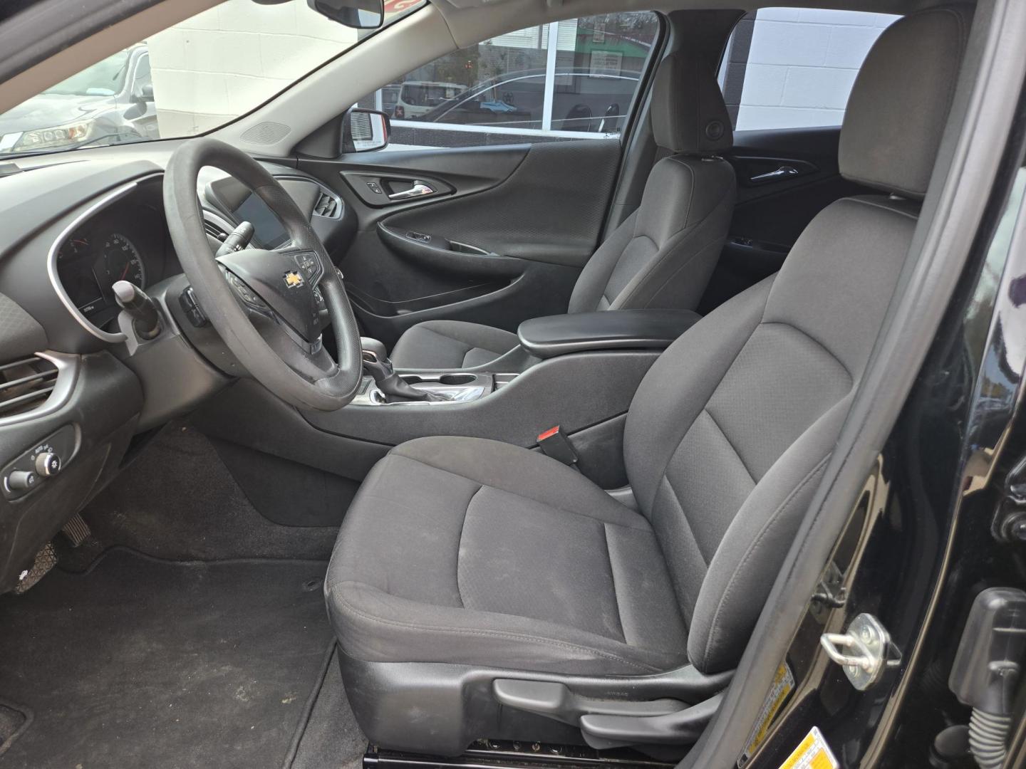 2021 Black Chevrolet Malibu LS (1G1ZB5ST7MF) with an 1.5L L4 DOHC 16V engine, 6A transmission, located at 503 West Court, Seguin, TX, 78155, (830) 379-3373, 29.568621, -97.969803 - Photo#4