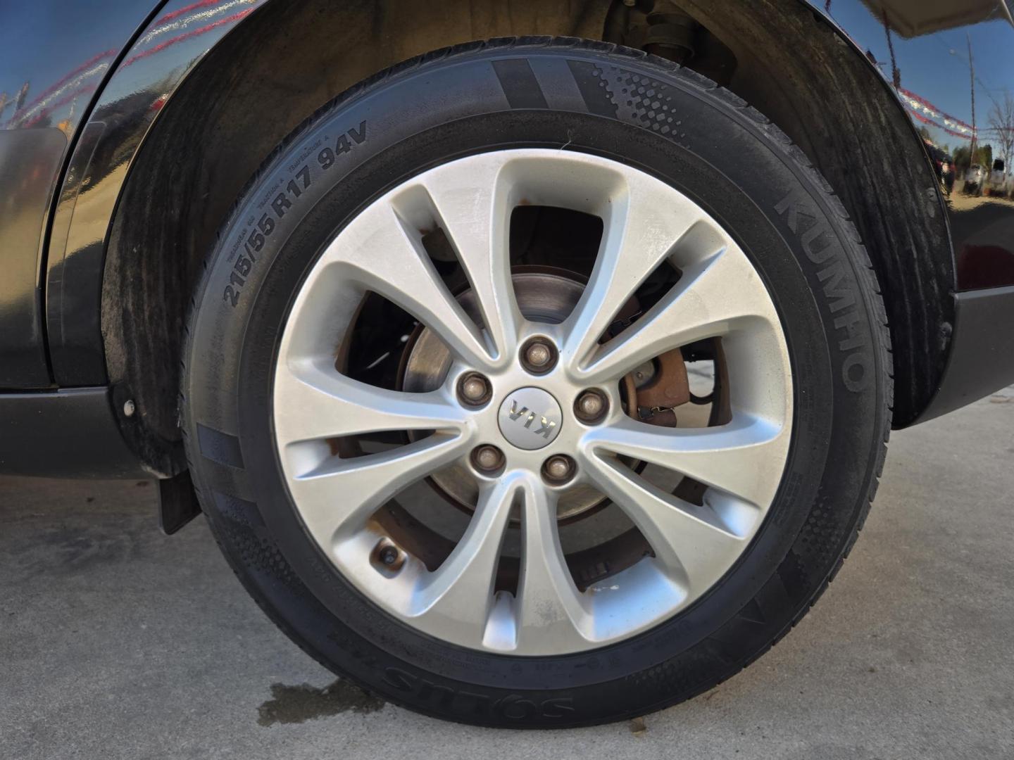 2015 Black Kia Soul + (KNDJP3A50F7) with an 2.0L L4 DOHC 16V engine, 6-Speed Automatic transmission, located at 503 West Court, Seguin, TX, 78155, (830) 379-3373, 29.568621, -97.969803 - 2015 Kia Soul + with a 2.0L L4 DOHC 16V, Automatic, Tilt, Cruise, AM/FM/AUX Touchscreen Stereo, Power Windows, Locks and Side Mirrors, Navigation, Bluetooth, Tinted Windows, Backup Camera, Alloy Wheels, Rear Wiper, Rear Defroster and more!! - Photo#8