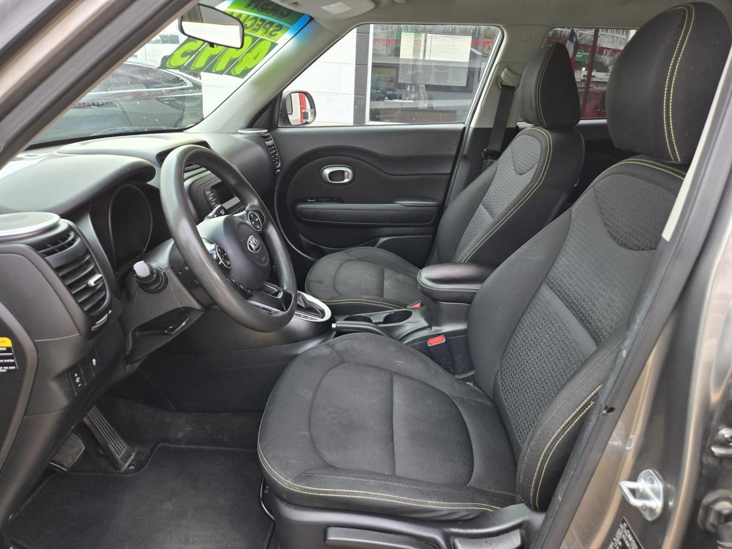 2015 GRAY Kia Soul + (KNDJP3A5XF7) with an 2.0L L4 DOHC 16V engine, 6-Speed Automatic transmission, located at 503 West Court, Seguin, TX, 78155, (830) 379-3373, 29.568621, -97.969803 - *Cash Special* 2015 Kia Soul + with a 2.0L L4 DOHC 16V, Automatic, Tilt, Cruise, AM/FM/AUX Stereo, Power Windows, Locks and Side Mirrors, Alloy Wheels, Rear Wiper, Rear Defroster and more!! - Photo#4