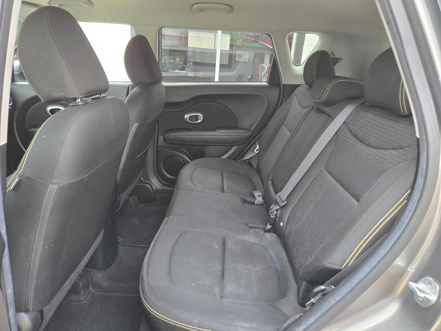 2015 GRAY Kia Soul + (KNDJP3A5XF7) with an 2.0L L4 DOHC 16V engine, 6-Speed Automatic transmission, located at 503 West Court, Seguin, TX, 78155, (830) 379-3373, 29.568621, -97.969803 - *Cash Special* 2015 Kia Soul + with a 2.0L L4 DOHC 16V, Automatic, Tilt, Cruise, AM/FM/AUX Stereo, Power Windows, Locks and Side Mirrors, Alloy Wheels, Rear Wiper, Rear Defroster and more!! - Photo#6