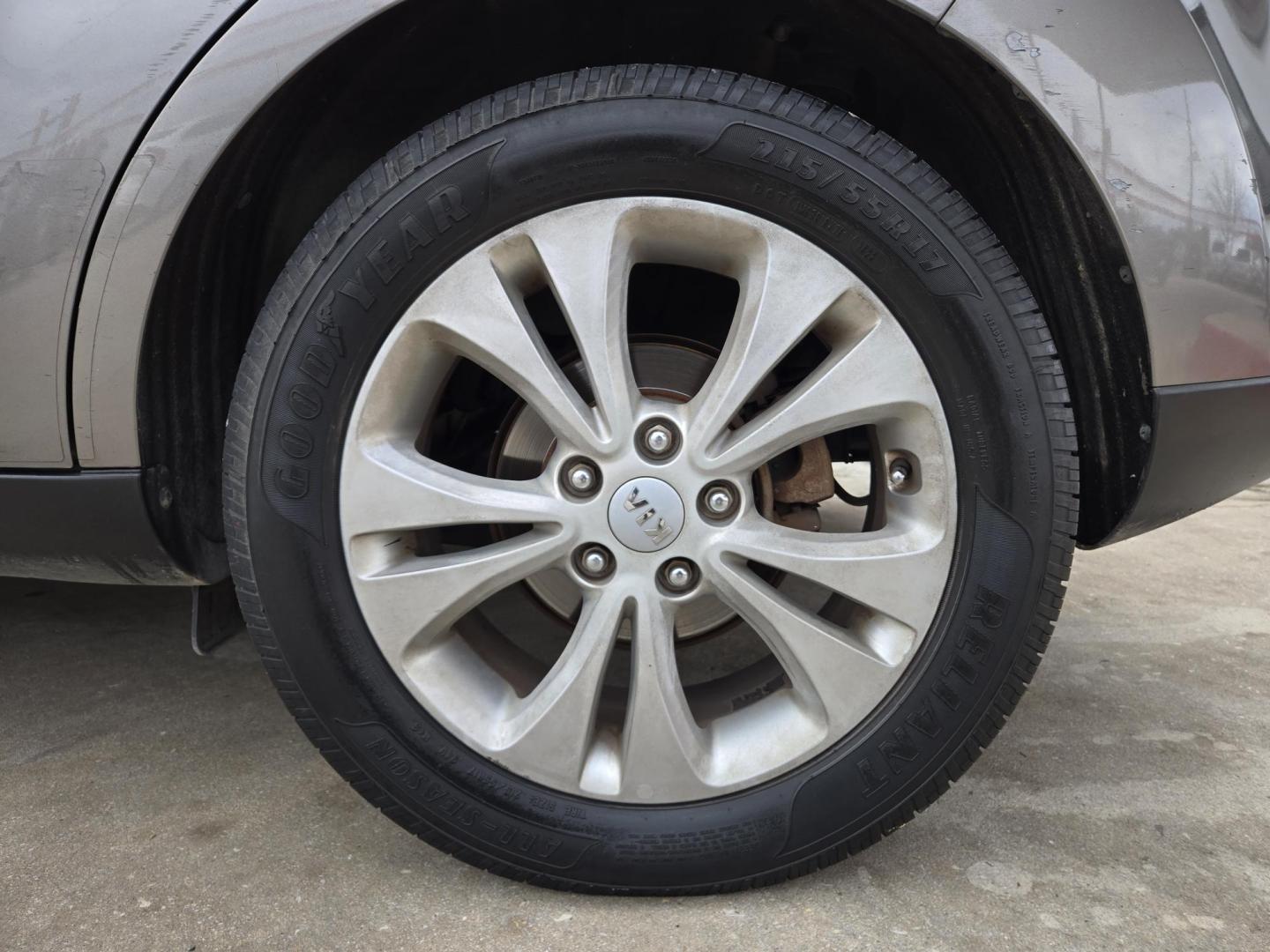 2015 GRAY Kia Soul + (KNDJP3A5XF7) with an 2.0L L4 DOHC 16V engine, 6-Speed Automatic transmission, located at 503 West Court, Seguin, TX, 78155, (830) 379-3373, 29.568621, -97.969803 - *Cash Special* 2015 Kia Soul + with a 2.0L L4 DOHC 16V, Automatic, Tilt, Cruise, AM/FM/AUX Stereo, Power Windows, Locks and Side Mirrors, Alloy Wheels, Rear Wiper, Rear Defroster and more!! - Photo#8