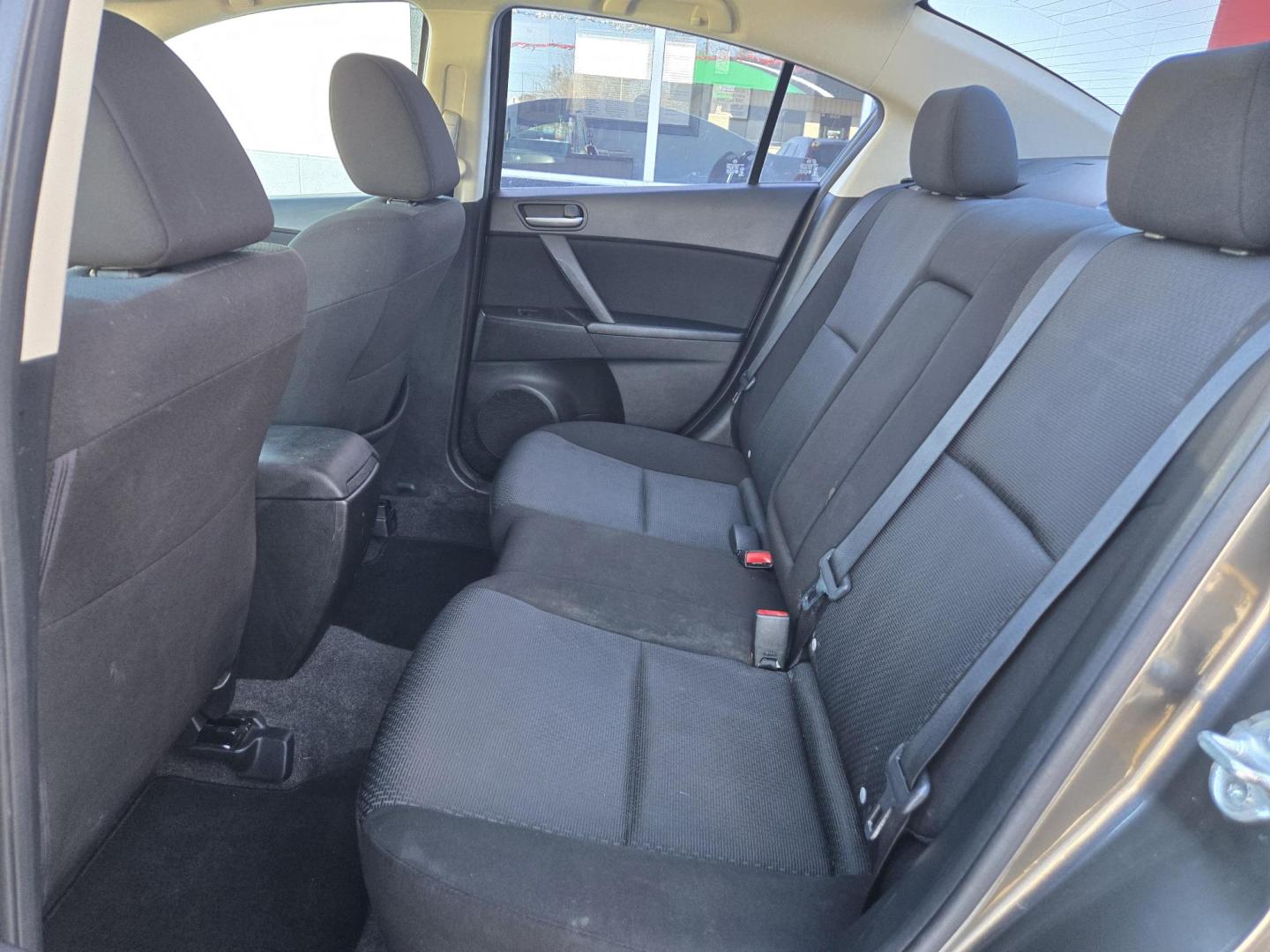 2010 GRAY Mazda MAZDA3 Unknown (JM1BL1SF1A1) with an 2.0L I4 F DOHC 16V engine, Automatic transmission, located at 503 West Court, Seguin, TX, 78155, (830) 379-3373, 29.568621, -97.969803 - 2010 Mazda MAZDA3 with a 2.0L I4 F DOHC 16V, Automatic, Tilt, Cruise, AM/FM/CD Stereo, Power Windows, Locks, and Side Mirrors, Bluetooth, Tinted Windows, Alloy Wheels, Rear Defroster and more!! - Photo#6