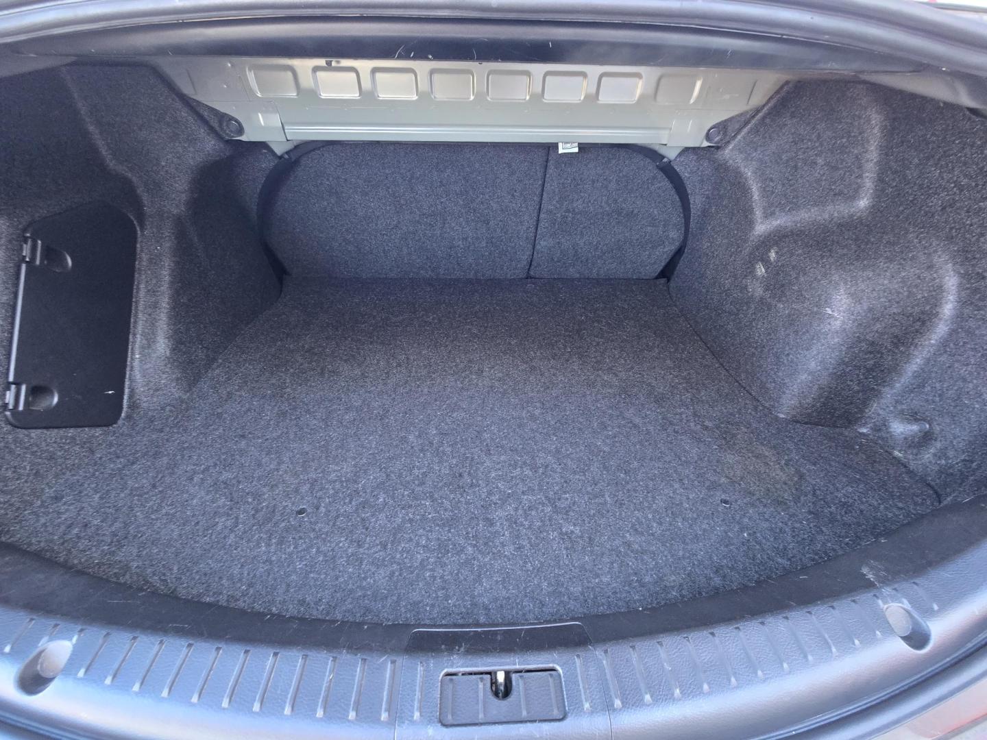 2010 GRAY Mazda MAZDA3 Unknown (JM1BL1SF1A1) with an 2.0L I4 F DOHC 16V engine, Automatic transmission, located at 503 West Court, Seguin, TX, 78155, (830) 379-3373, 29.568621, -97.969803 - 2010 Mazda MAZDA3 with a 2.0L I4 F DOHC 16V, Automatic, Tilt, Cruise, AM/FM/CD Stereo, Power Windows, Locks, and Side Mirrors, Bluetooth, Tinted Windows, Alloy Wheels, Rear Defroster and more!! - Photo#7