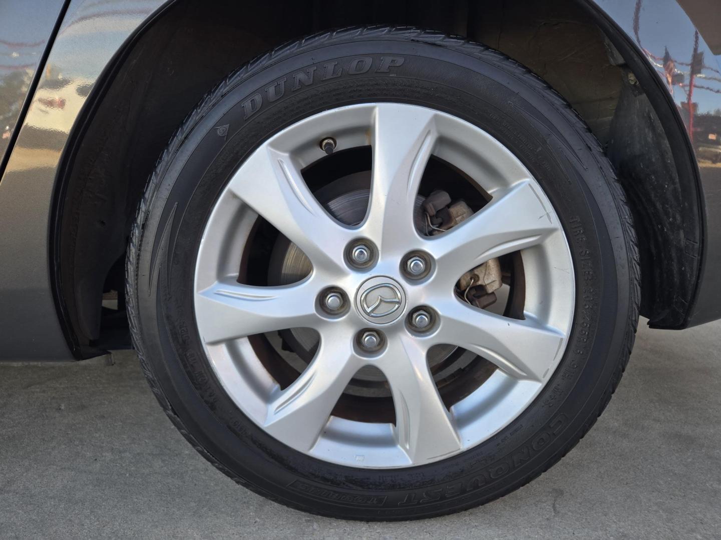 2010 GRAY Mazda MAZDA3 Unknown (JM1BL1SF1A1) with an 2.0L I4 F DOHC 16V engine, Automatic transmission, located at 503 West Court, Seguin, TX, 78155, (830) 379-3373, 29.568621, -97.969803 - 2010 Mazda MAZDA3 with a 2.0L I4 F DOHC 16V, Automatic, Tilt, Cruise, AM/FM/CD Stereo, Power Windows, Locks, and Side Mirrors, Bluetooth, Tinted Windows, Alloy Wheels, Rear Defroster and more!! - Photo#8