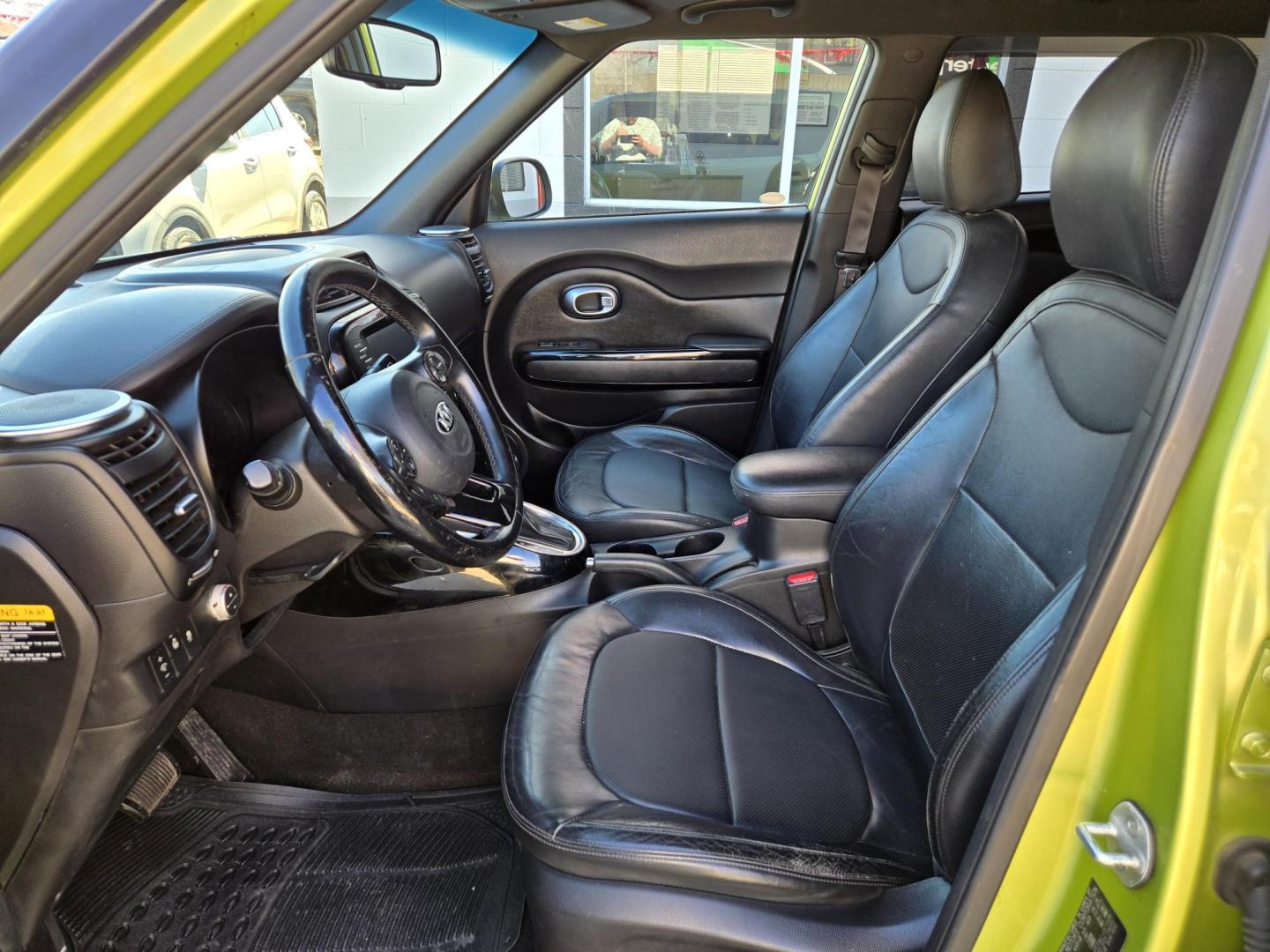 2015 GREEN Kia Soul ! (KNDJX3A57F7) with an 2.0L L4 DOHC 16V engine, 6-Speed Automatic transmission, located at 503 West Court, Seguin, TX, 78155, (830) 379-3373, 29.568621, -97.969803 - 2015 Kia Soul ! with a 2.0L L4 DOHC 16V, Automatic, Tilt, Cruise, AM/FM/AUX Touchscreen Stereo, Power Windows, Locks, Seat and Side Mirrors, Bluetooth, Navigation, Leather Seating, Heated and Cooled Seats, Alloy Wheels, Backup Camera, Rear Wiper, Rear Defroster and more!! - Photo#4