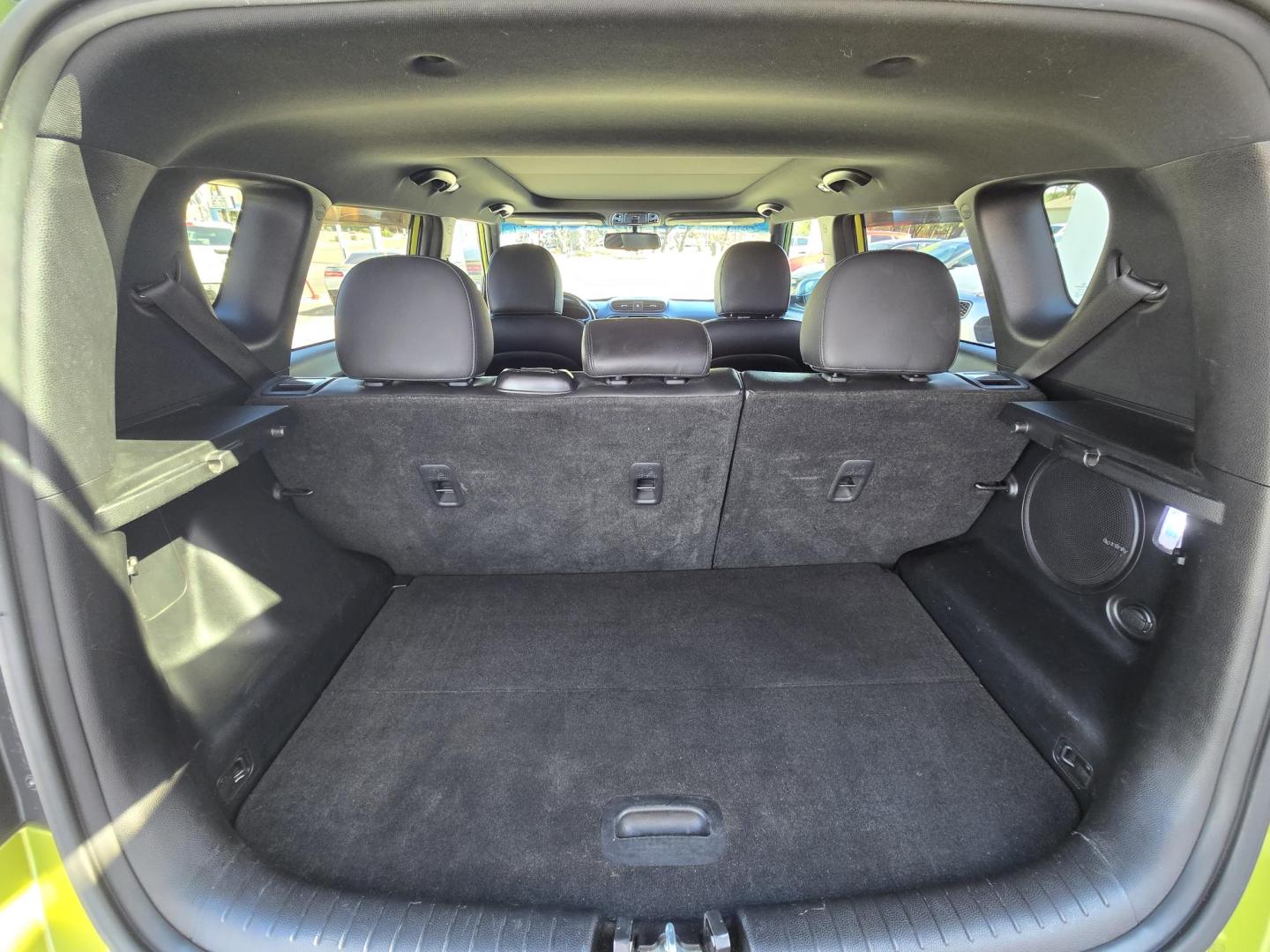 2015 GREEN Kia Soul ! (KNDJX3A57F7) with an 2.0L L4 DOHC 16V engine, 6-Speed Automatic transmission, located at 503 West Court, Seguin, TX, 78155, (830) 379-3373, 29.568621, -97.969803 - 2015 Kia Soul ! with a 2.0L L4 DOHC 16V, Automatic, Tilt, Cruise, AM/FM/AUX Touchscreen Stereo, Power Windows, Locks, Seat and Side Mirrors, Bluetooth, Navigation, Leather Seating, Heated and Cooled Seats, Alloy Wheels, Backup Camera, Rear Wiper, Rear Defroster and more!! - Photo#7