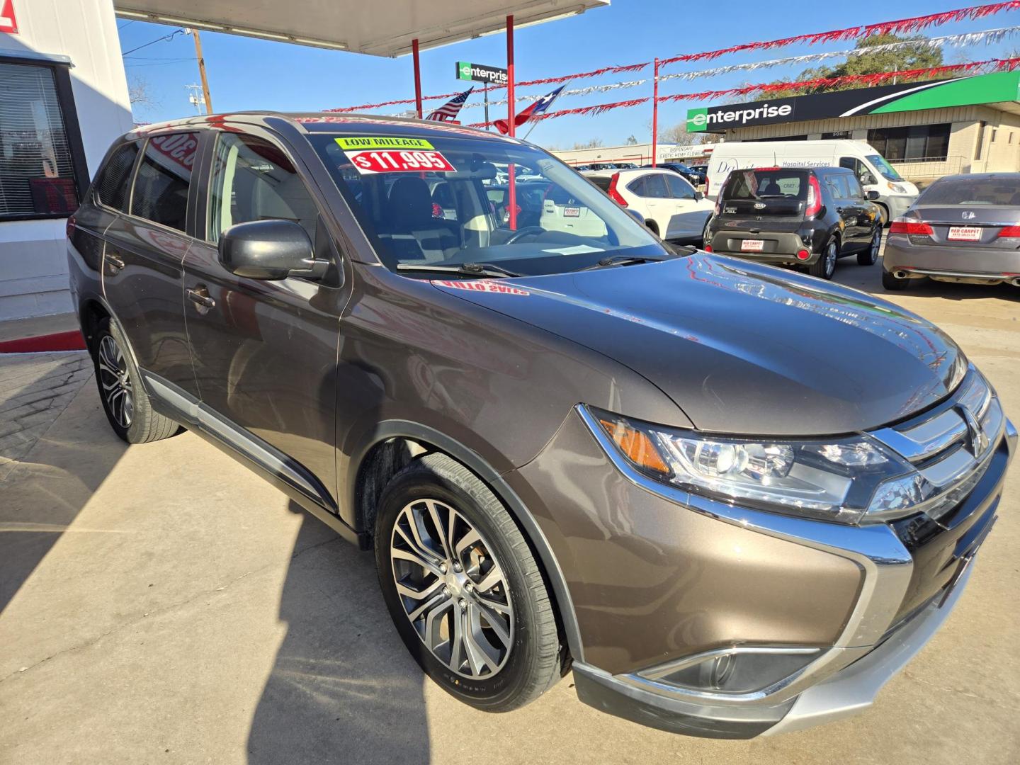 2017 GRAY Mitsubishi Outlander ES 2WD (JA4AD2A31HZ) with an 2.4L L4 DOHC 16V engine, Automatic transmission, located at 503 West Court, Seguin, TX, 78155, (830) 379-3373, 29.568621, -97.969803 - 2017 Mitsubishi Outlander ES 2WD with a 2.4L L4 DOHC 16V, Automatic, Tilt, Cruise, AM/FM/CD Touchscreen Stereo, Power Windows, Locks and Side Mirrors, Bluetooth, Dual Climate Control, Third Row Seating, Tinted Windows, Alloy Wheels, Rear Wiper, Rear Defroster and more!! - Photo#1