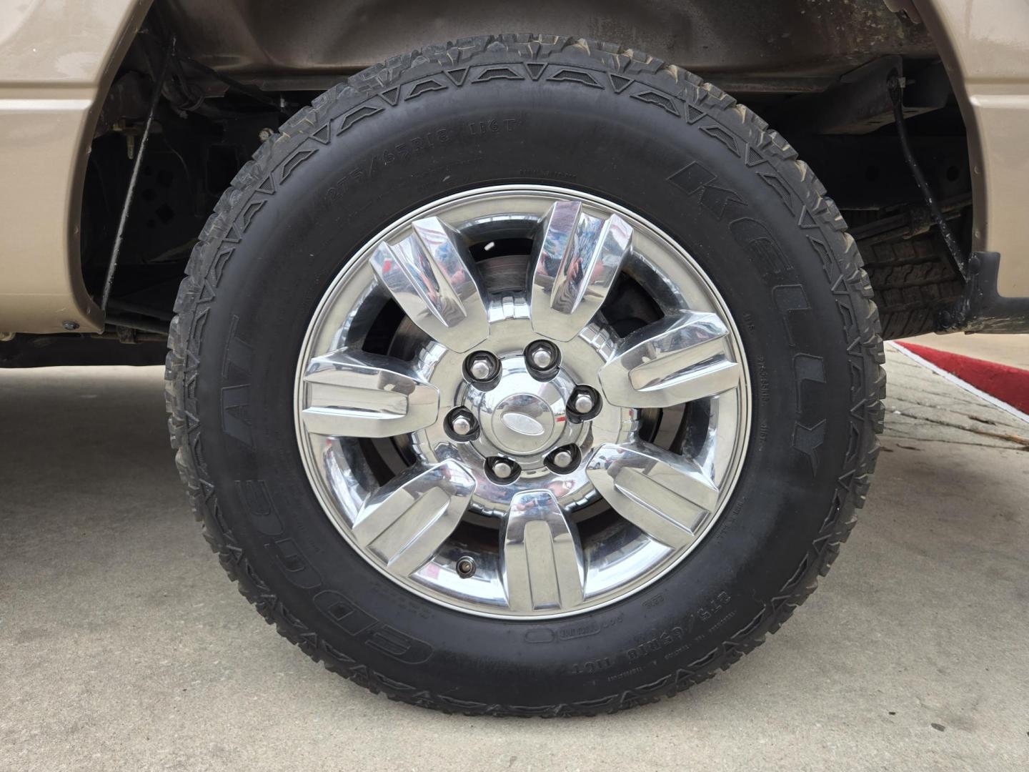 2012 GOLD Ford F-150 FX2 SuperCrew 5.5-ft. Bed 2WD (1FTFW1CF1CK) with an 5.0L V8 engine, 6-Speed Automatic transmission, located at 503 West Court, Seguin, TX, 78155, (830) 379-3373, 29.568621, -97.969803 - 2012 Ford F-150 XLT SuperCrew 2WD with a 5.0L V8, Automatic, Tilt, Cruise, AM/FM/CD/AUX Stereo, Power Windows, Locks, Seat and Side Mirrors, Bluetooth, Tinted Windows, Front Bench Seating, Alloy Wheels, Running Boards, Trailer Towing, Tonneau Cover and more!! - Photo#7