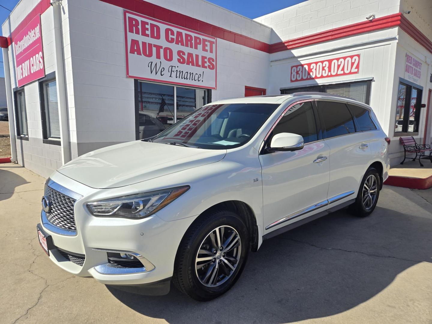 2017 WHITE Infiniti QX60 Base AWD (5N1DL0MM0HC) with an 3.5L V6 DOHC 24V engine, Automatic transmission, located at 503 West Court, Seguin, TX, 78155, (830) 379-3373, 29.568621, -97.969803 - 2017 Infiniti QX60 Base AWD with a 3.5L V6 DOHC 24V, Automatic, Tilt, Cruise, AM/FM/AUX Touchscreen Stereo, Power Windows, Locks, Seat and Side Mirrors, Leather Seating, Bluetooth, Navigation, Heated Seats, Dual Climate Control, Rear A/C, Third Row Seating, Tinted Windows, Power Rear Hatch, Power Su - Photo#0