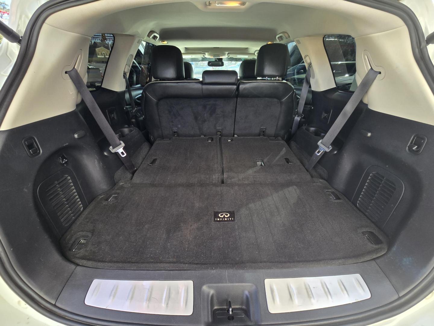 2017 WHITE Infiniti QX60 Base AWD (5N1DL0MM0HC) with an 3.5L V6 DOHC 24V engine, Automatic transmission, located at 503 West Court, Seguin, TX, 78155, (830) 379-3373, 29.568621, -97.969803 - 2017 Infiniti QX60 Base AWD with a 3.5L V6 DOHC 24V, Automatic, Tilt, Cruise, AM/FM/AUX Touchscreen Stereo, Power Windows, Locks, Seat and Side Mirrors, Leather Seating, Bluetooth, Navigation, Heated Seats, Dual Climate Control, Rear A/C, Third Row Seating, Tinted Windows, Power Rear Hatch, Power Su - Photo#9