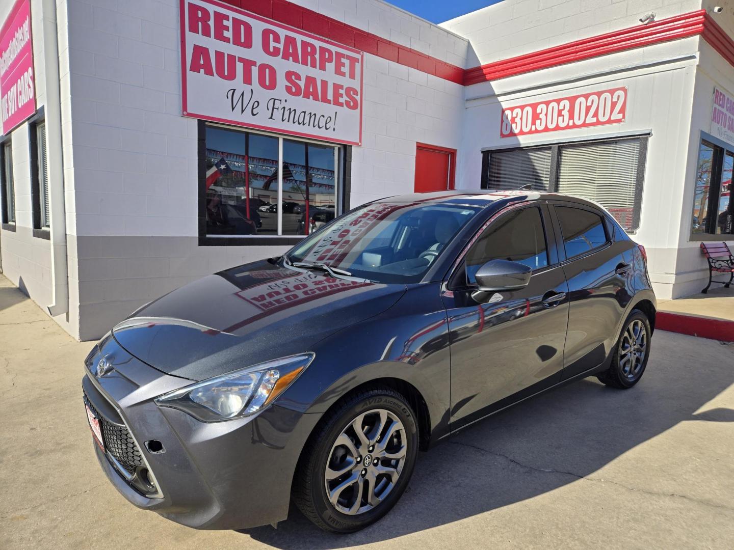2020 Blue Toyota Yaris L 5-Door AT (3MYDLBJV9LY) with an 1.5L L4 DOHC 16V engine, 4A transmission, located at 503 West Court, Seguin, TX, 78155, (830) 379-3373, 29.568621, -97.969803 - Photo#0