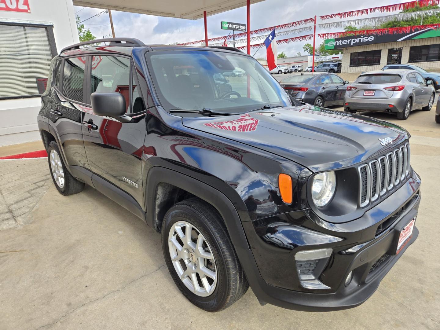 2022 Black Jeep Renegade Latitude (ZACNJDB15NP) with an 2.4L L4 DOHC 16V engine, 9A transmission, located at 503 West Court, Seguin, TX, 78155, (830) 379-3373, 29.568621, -97.969803 - 2022 Jeep Renegade Latitude with a 2.4L L4 DOHC 16V, Automatic, Tilt, Cruise, AM/FM/AUX Touchscreen Stereo, Power Windows, Locks and Side Mirrors, Bluetooth, Dual Climate Controls, Tinted Windows, Alloy Wheels, Backup Camera, Rear Wiper, Rear Defroster and more!! - Photo#1