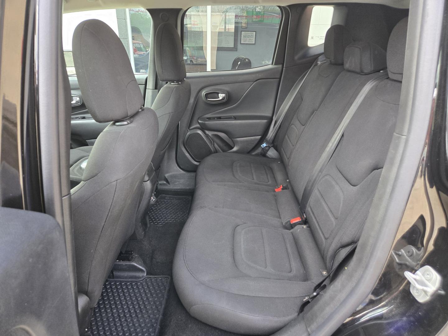 2022 Black Jeep Renegade Latitude (ZACNJDB15NP) with an 2.4L L4 DOHC 16V engine, 9A transmission, located at 503 West Court, Seguin, TX, 78155, (830) 379-3373, 29.568621, -97.969803 - 2022 Jeep Renegade Latitude with a 2.4L L4 DOHC 16V, Automatic, Tilt, Cruise, AM/FM/AUX Touchscreen Stereo, Power Windows, Locks and Side Mirrors, Bluetooth, Dual Climate Controls, Tinted Windows, Alloy Wheels, Backup Camera, Rear Wiper, Rear Defroster and more!! - Photo#6