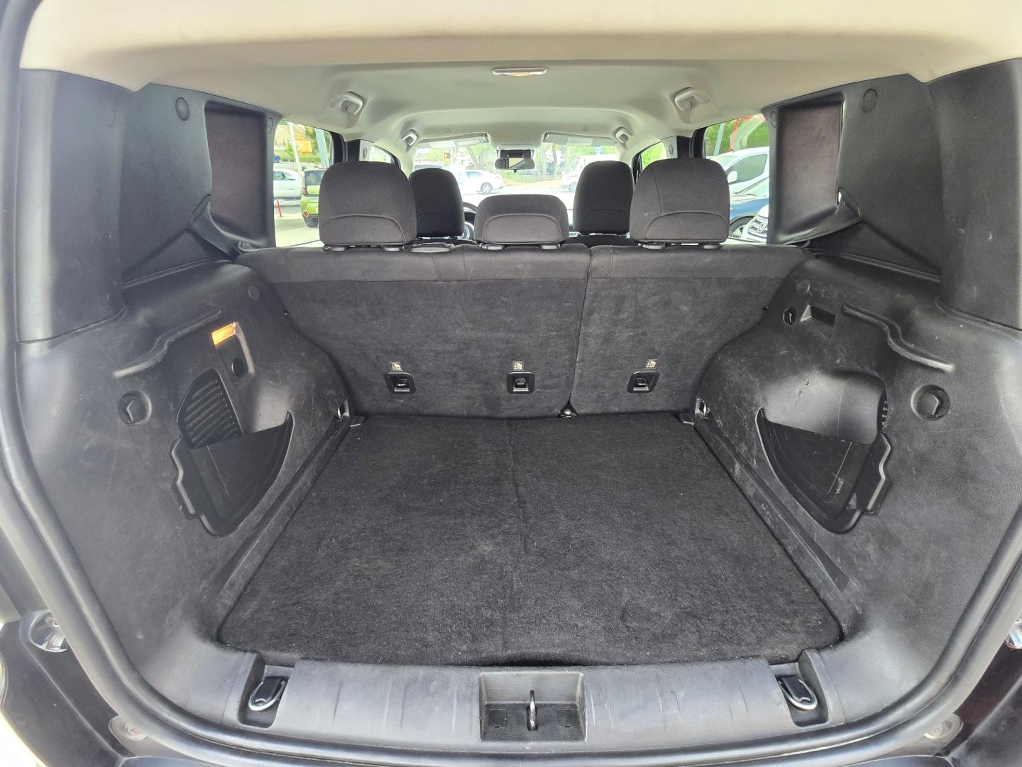 2022 Black Jeep Renegade Latitude (ZACNJDB15NP) with an 2.4L L4 DOHC 16V engine, 9A transmission, located at 503 West Court, Seguin, TX, 78155, (830) 379-3373, 29.568621, -97.969803 - 2022 Jeep Renegade Latitude with a 2.4L L4 DOHC 16V, Automatic, Tilt, Cruise, AM/FM/AUX Touchscreen Stereo, Power Windows, Locks and Side Mirrors, Bluetooth, Dual Climate Controls, Tinted Windows, Alloy Wheels, Backup Camera, Rear Wiper, Rear Defroster and more!! - Photo#7