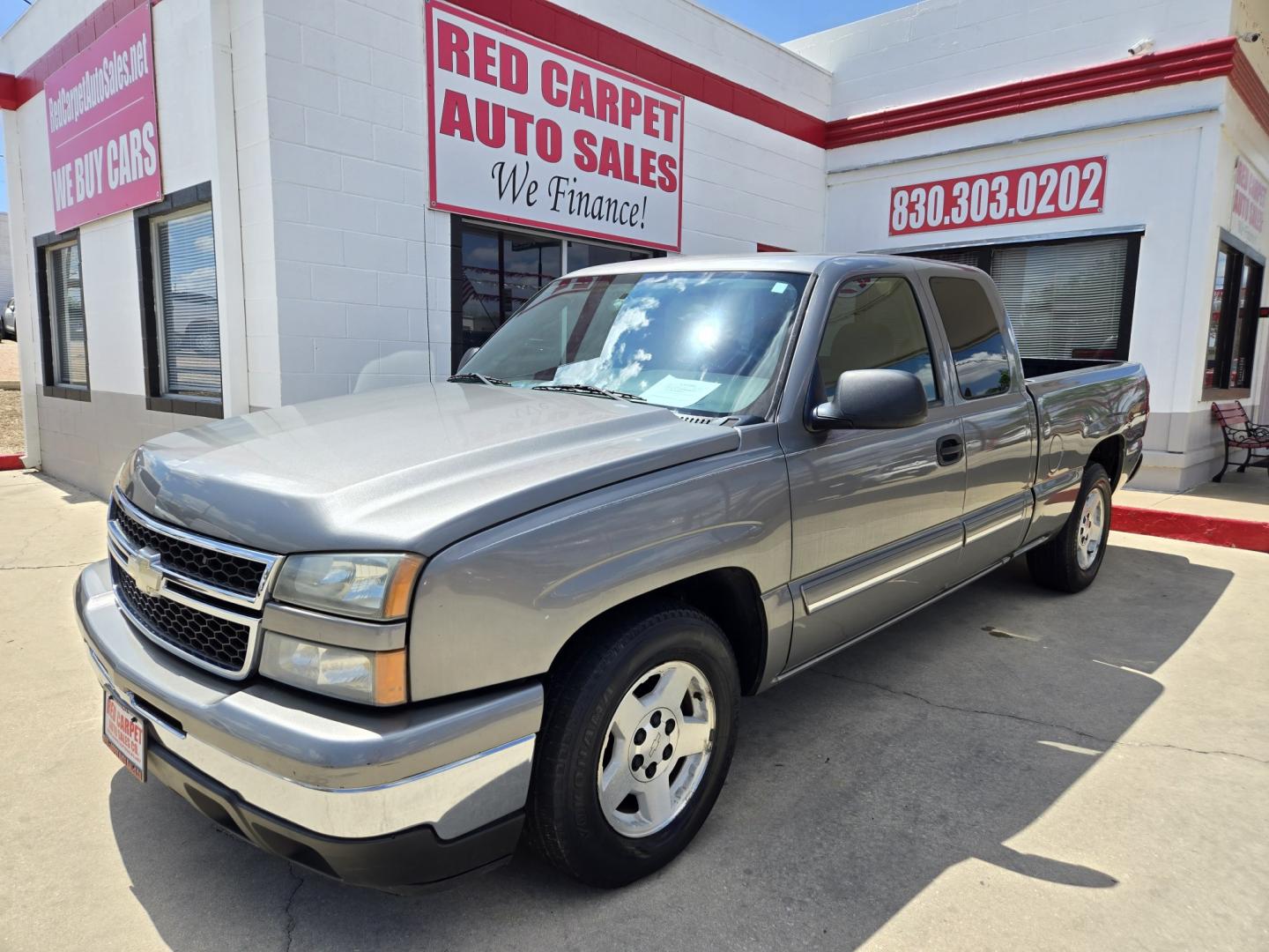 2006 Pewter Chevrolet Silverado 1500 LS Ext. Cab 2WD (1GCEC19X56Z) with an 4.3L V6 OHV 12V engine, 4-Speed Automatic Overdrive transmission, located at 503 West Court, Seguin, TX, 78155, (830) 379-3373, 29.568621, -97.969803 - 2006 Chevrolet Silverado 1500 LS Ext. Cab 2WD with a 4.3L V6 OHV 12V, Automatic, Tilt, Cruise, AM/FM/Cassette Stereo, Power Windows, Locks and Side Mirrors, Front Bench Seating, Dual Climate Control, Tinted Windows, Alloy Wheels, Rear Defroster and more!! - Photo#0