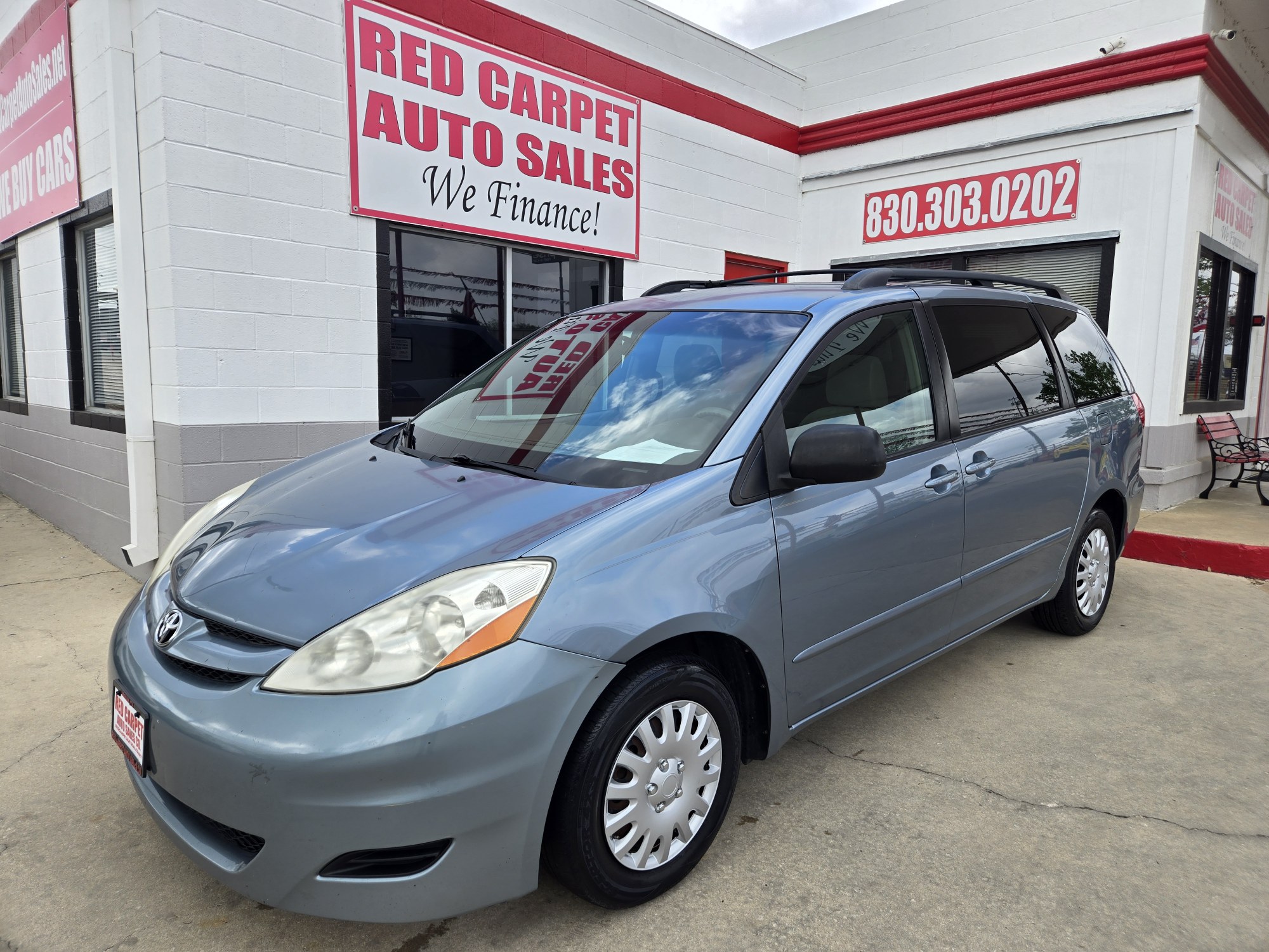 photo of 2010 Toyota Sienna CE