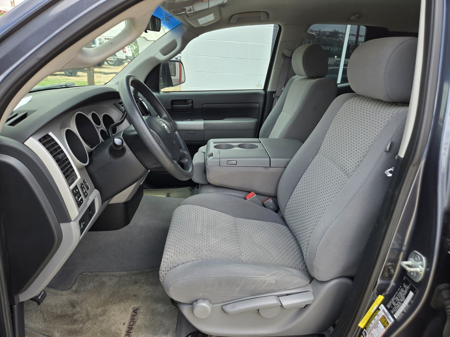 2009 GRAY Toyota Tundra SR5 Double Cab 4.7L 2WD (5TFRT54109X) with an 4.7L V8 DOHC 32V engine, 5-Speed Automatic Overdrive transmission, located at 503 West Court, Seguin, TX, 78155, (830) 379-3373, 29.568621, -97.969803 - 2009 Toyota Tundra SR5 Double Cab 2WD with a 4.7L V8 DOHC 32V, Automatic, Tilt, Cruise, AM/FM Touchscreen Stereo, Power Windows, Locks and Side Mirrors, Front Bench Seating, Running Boards, Alloy Wheels, Tinted Windows, Trailer Towing and more!! - Photo#4