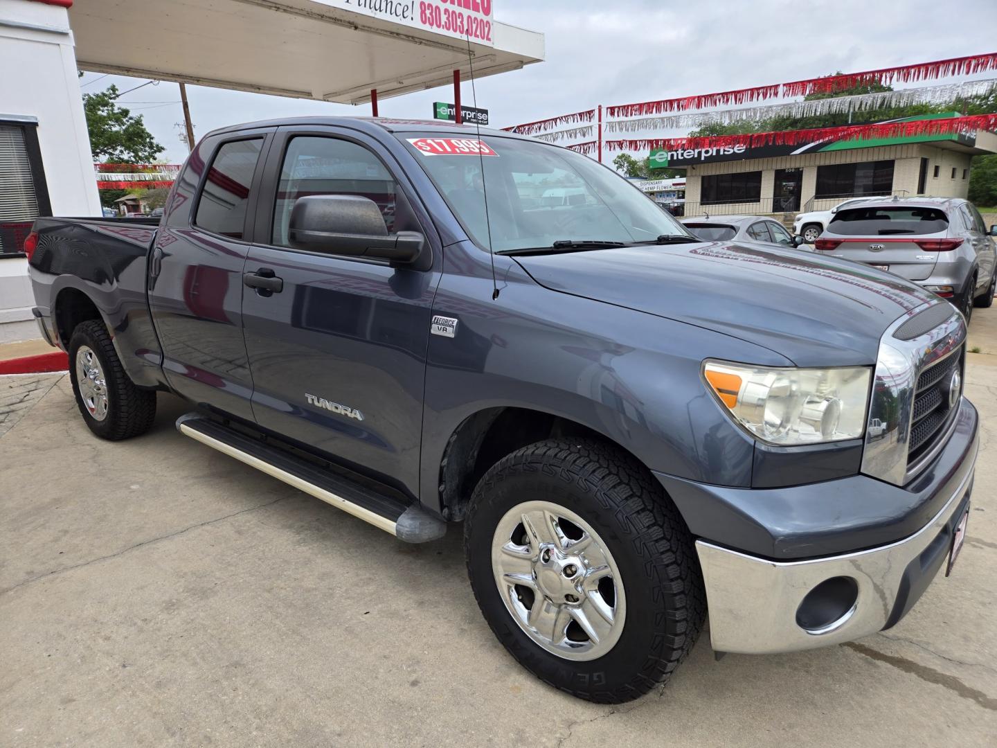 2009 GRAY Toyota Tundra SR5 Double Cab 4.7L 2WD (5TFRT54109X) with an 4.7L V8 DOHC 32V engine, 5-Speed Automatic Overdrive transmission, located at 503 West Court, Seguin, TX, 78155, (830) 379-3373, 29.568621, -97.969803 - 2009 Toyota Tundra SR5 Double Cab 2WD with a 4.7L V8 DOHC 32V, Automatic, Tilt, Cruise, AM/FM Touchscreen Stereo, Power Windows, Locks and Side Mirrors, Front Bench Seating, Running Boards, Alloy Wheels, Tinted Windows, Trailer Towing and more!! - Photo#1