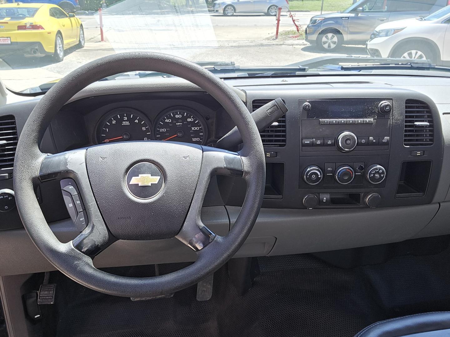 2012 BLUE Chevrolet Silverado 1500 Work Truck 2WD (1GCNCPEX1CZ) with an 4.3L V6 OHV 12V engine, 4-Speed Automatic transmission, located at 503 West Court, Seguin, TX, 78155, (830) 379-3373, 29.568621, -97.969803 - 2012 Chevrolet Silverado 1500 Work Truck 2WD with a 4.3L V6 OHV 12V, Automatic, Tilt, Cruise, AM/FM Stereo, Power Windows, Locks and Side Mirrors, Automatic Headlights, Alloy Wheels and more!! - Photo#5