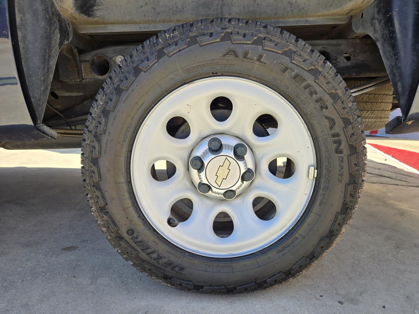 2012 BLUE Chevrolet Silverado 1500 Work Truck 2WD (1GCNCPEX1CZ) with an 4.3L V6 OHV 12V engine, 4-Speed Automatic transmission, located at 503 West Court, Seguin, TX, 78155, (830) 379-3373, 29.568621, -97.969803 - 2012 Chevrolet Silverado 1500 Work Truck 2WD with a 4.3L V6 OHV 12V, Automatic, Tilt, Cruise, AM/FM Stereo, Power Windows, Locks and Side Mirrors, Automatic Headlights, Alloy Wheels and more!! - Photo#6